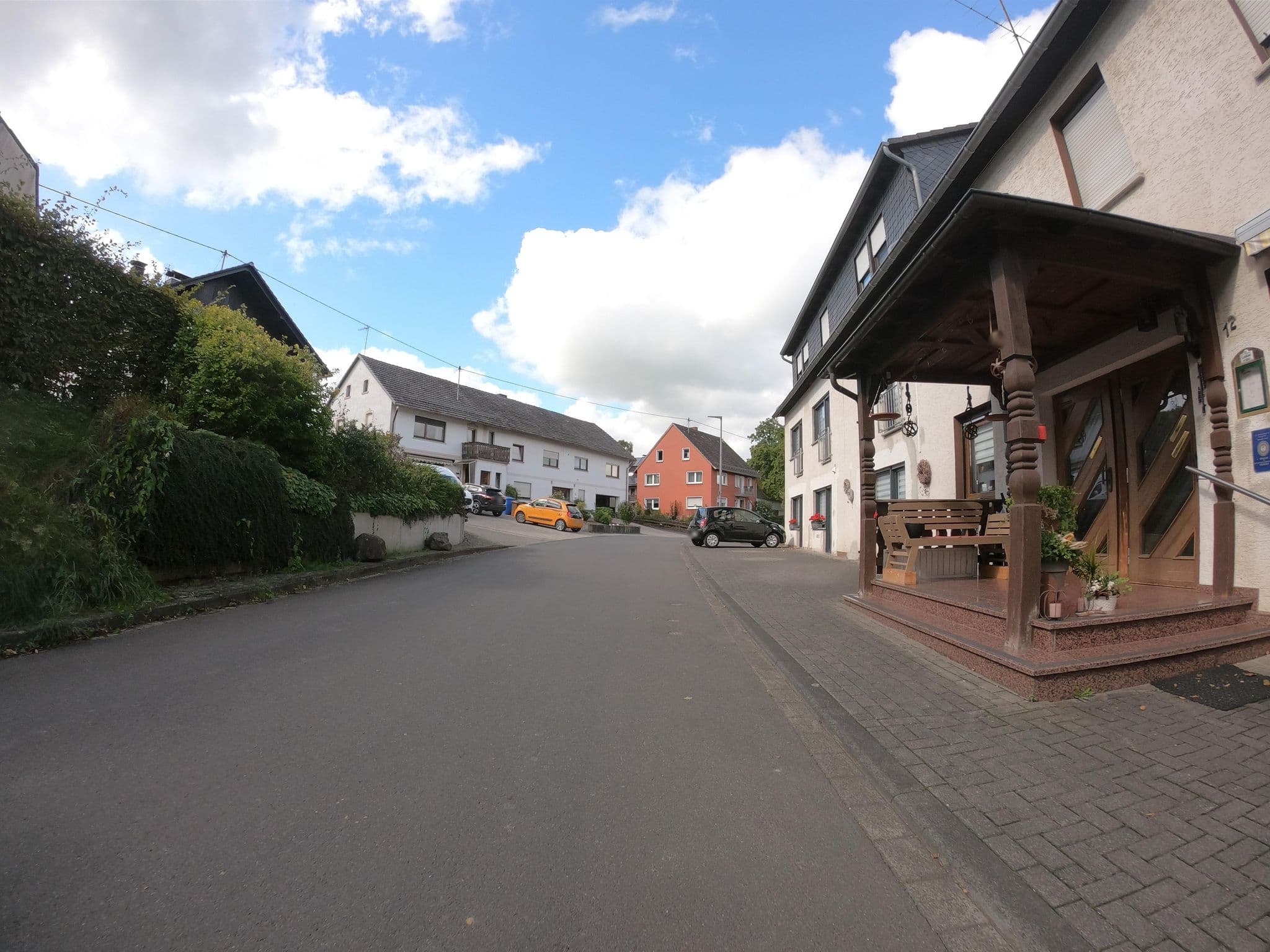 Street view near Landhaus Stähler, Weyerbusch — © bernd1960 (CC BY-SA · Mapillary)