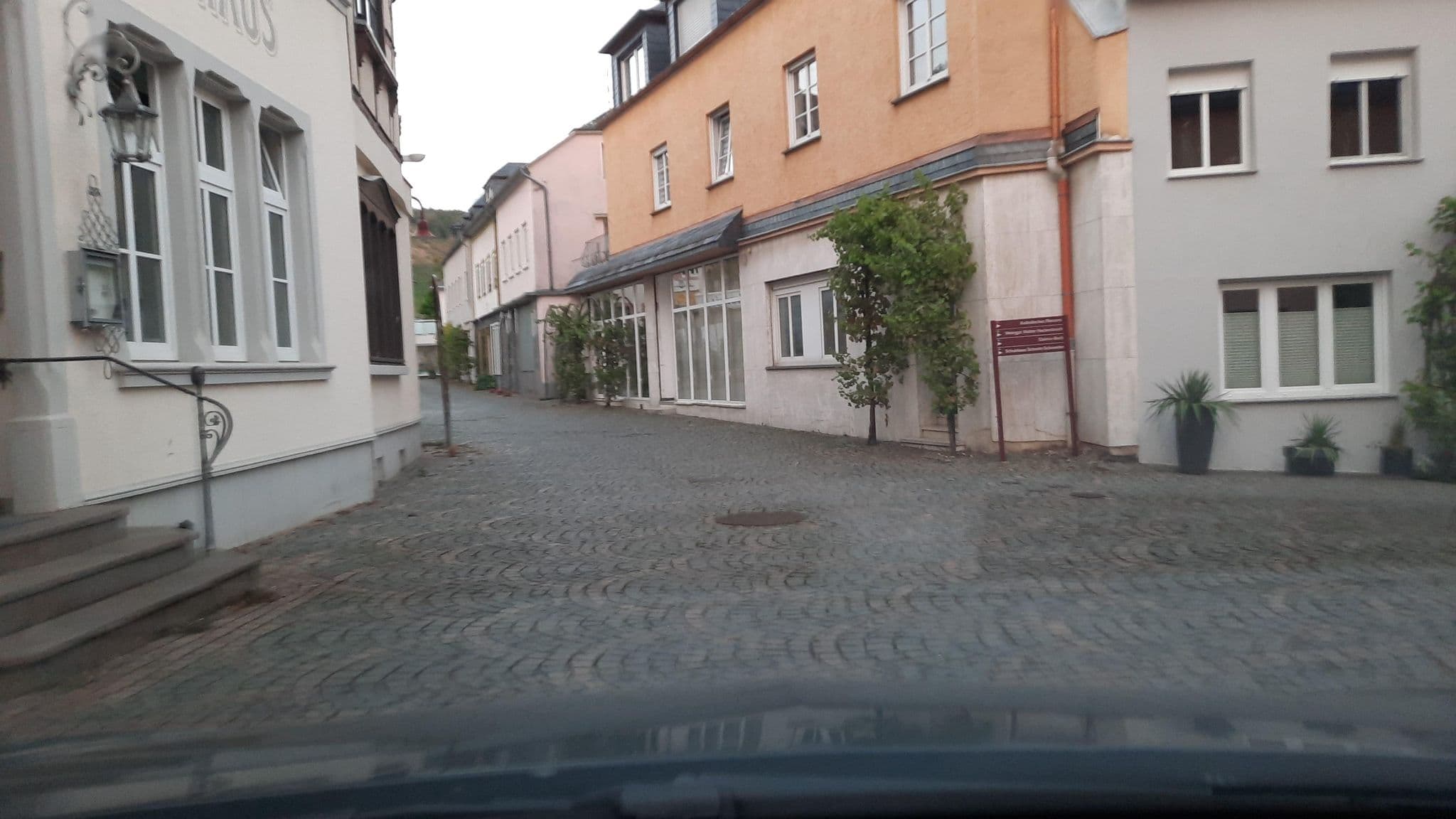 Street view near Hotel-Metzgerei & Landgasthaus Müller, Riol — © Lowiekse (CC BY-SA · Mapillary)