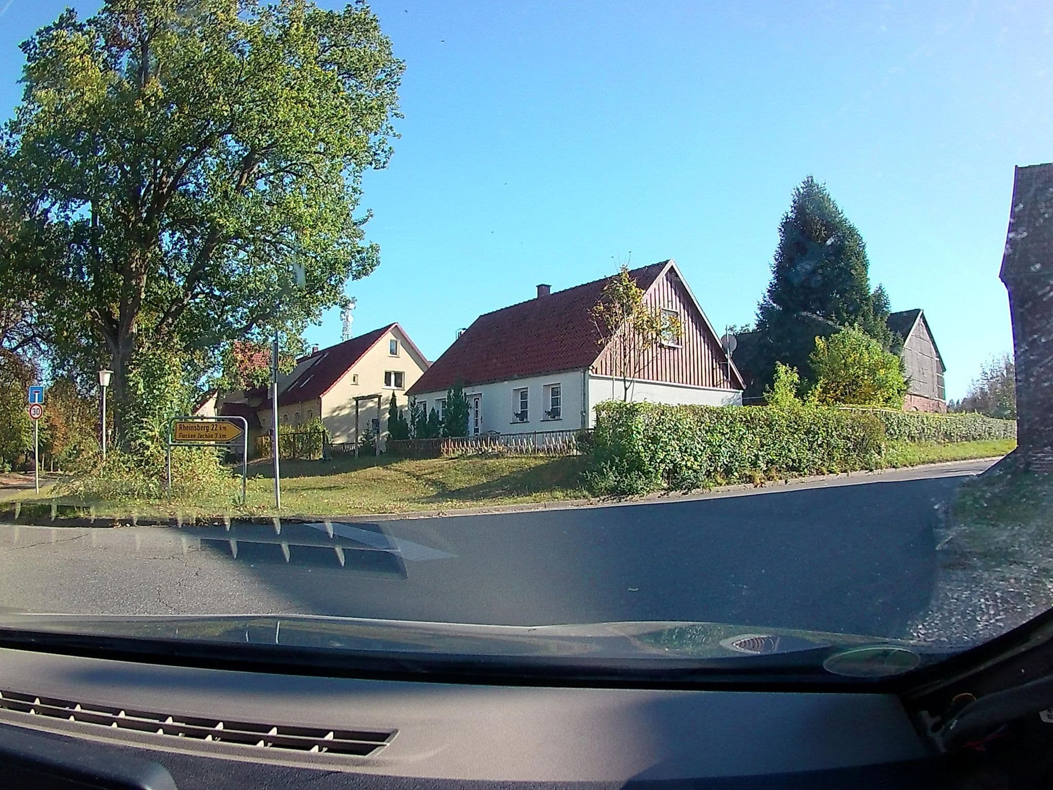 Street view near Ginkgo, Rechlin — © elgolfo (CC BY-SA · Mapillary)