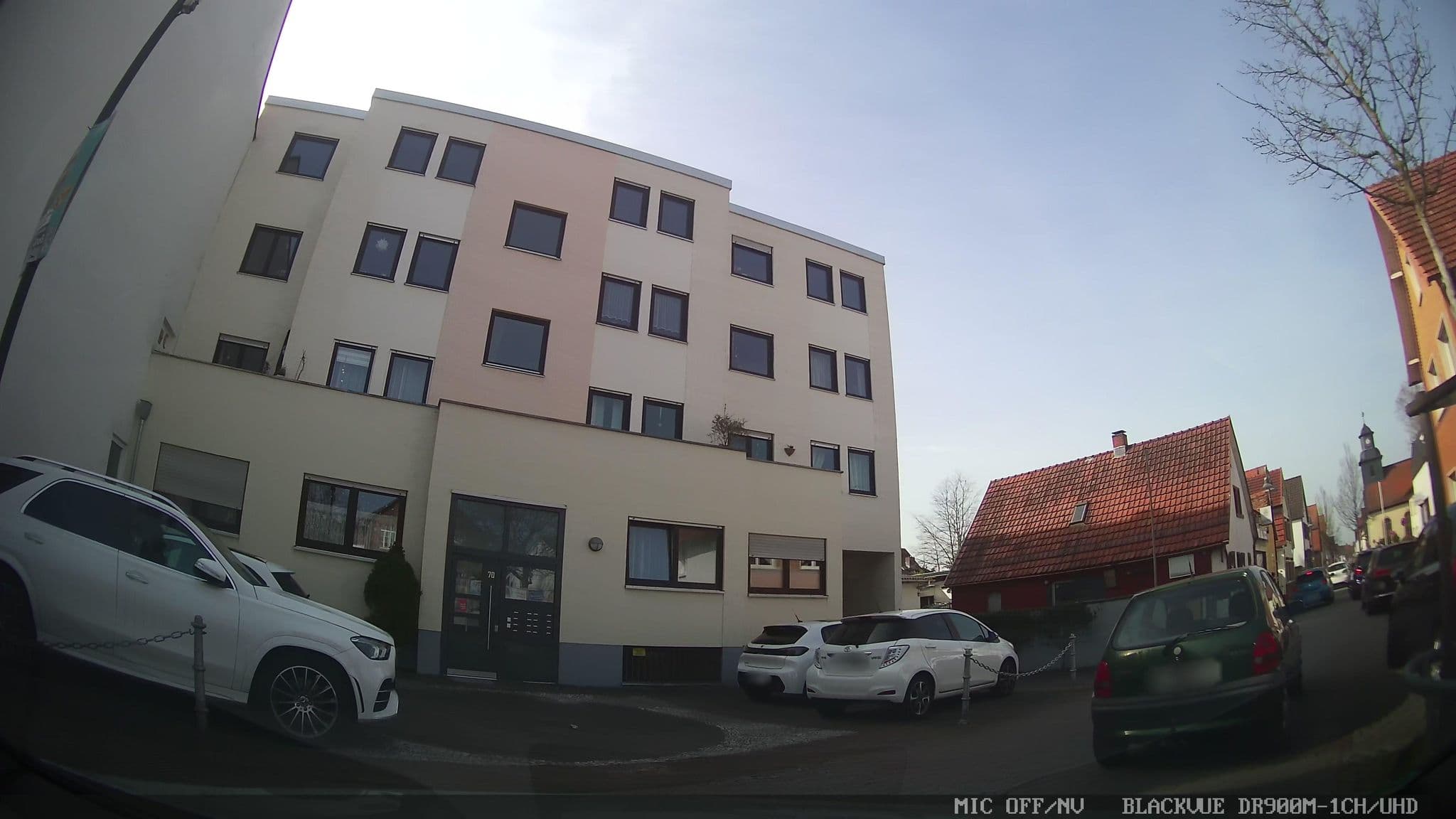 Street view near Hotel zum Löwen, Mörfelden-Walldorf — © chuck (CC BY-SA · Mapillary)