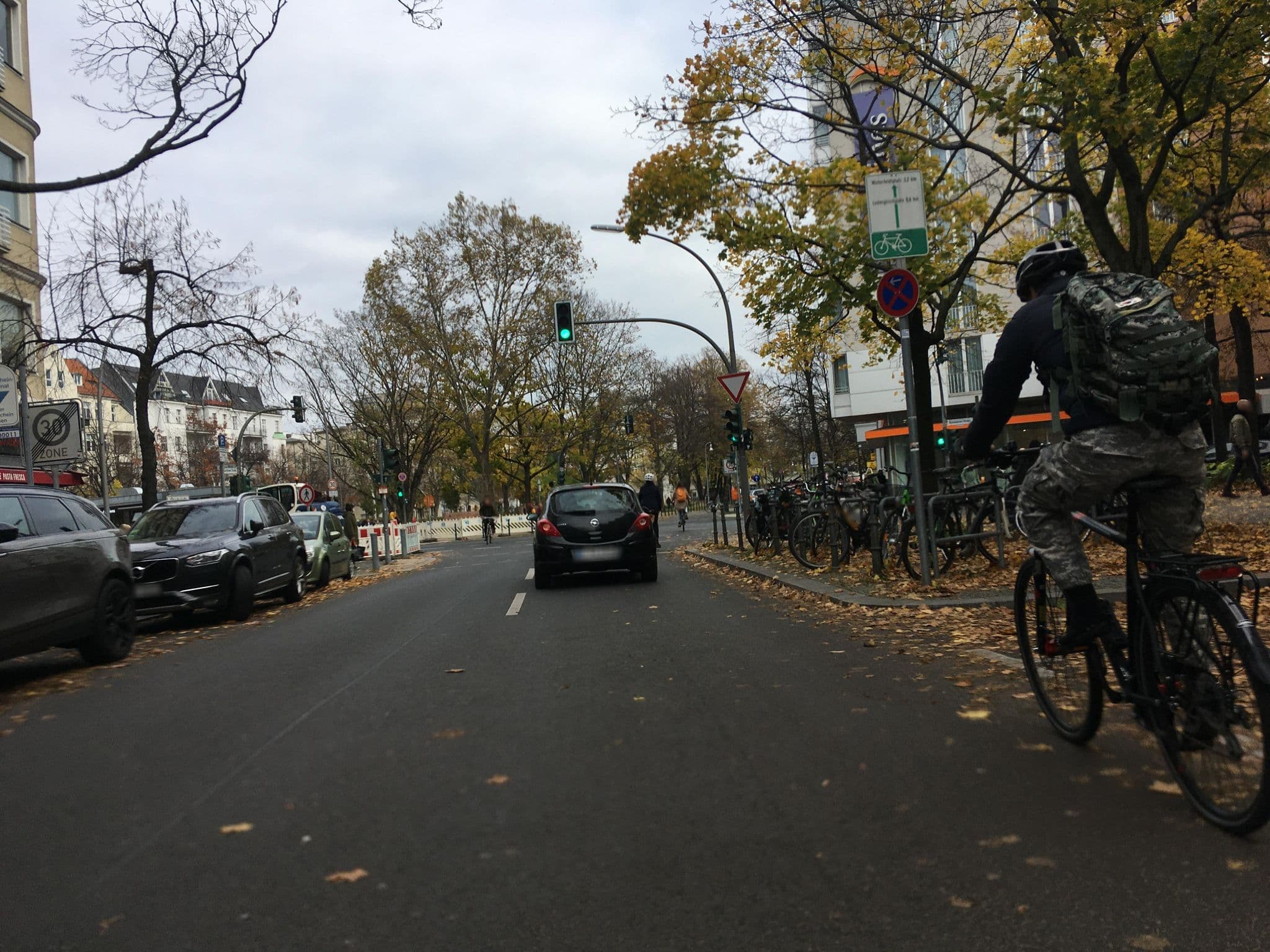 Street view near numastay, Halensee — © eserte (CC BY-SA · Mapillary)