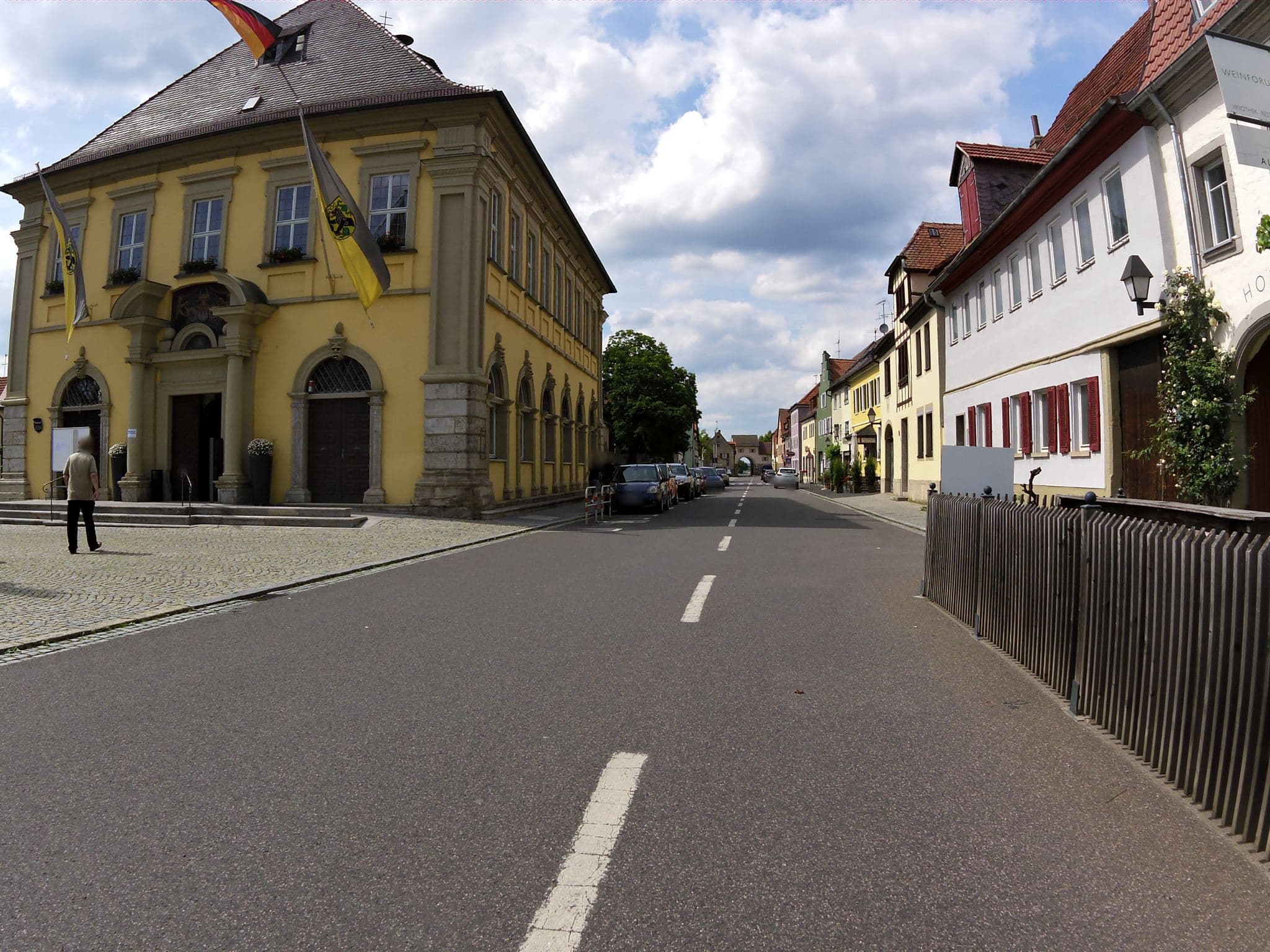 Street view near Altstadthotel, Eibelstadt — © zoegglmeyr (CC BY-SA · Mapillary)