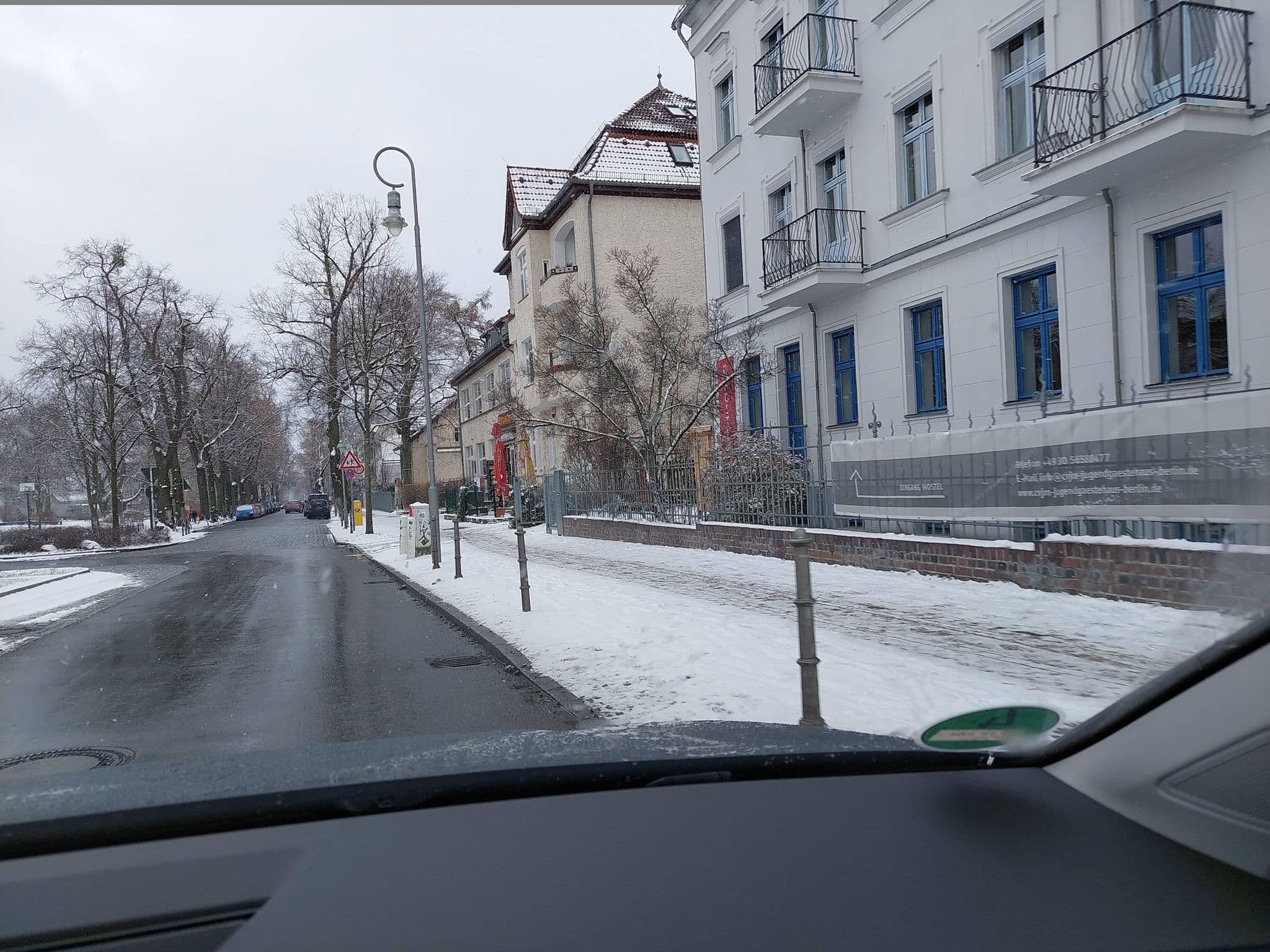 Street view near CVJM Hostel - Jugend Gästehaus Kaulsdorf, Kaulsdorf — © DBSEV_SBB (CC BY-SA · Mapillary)
