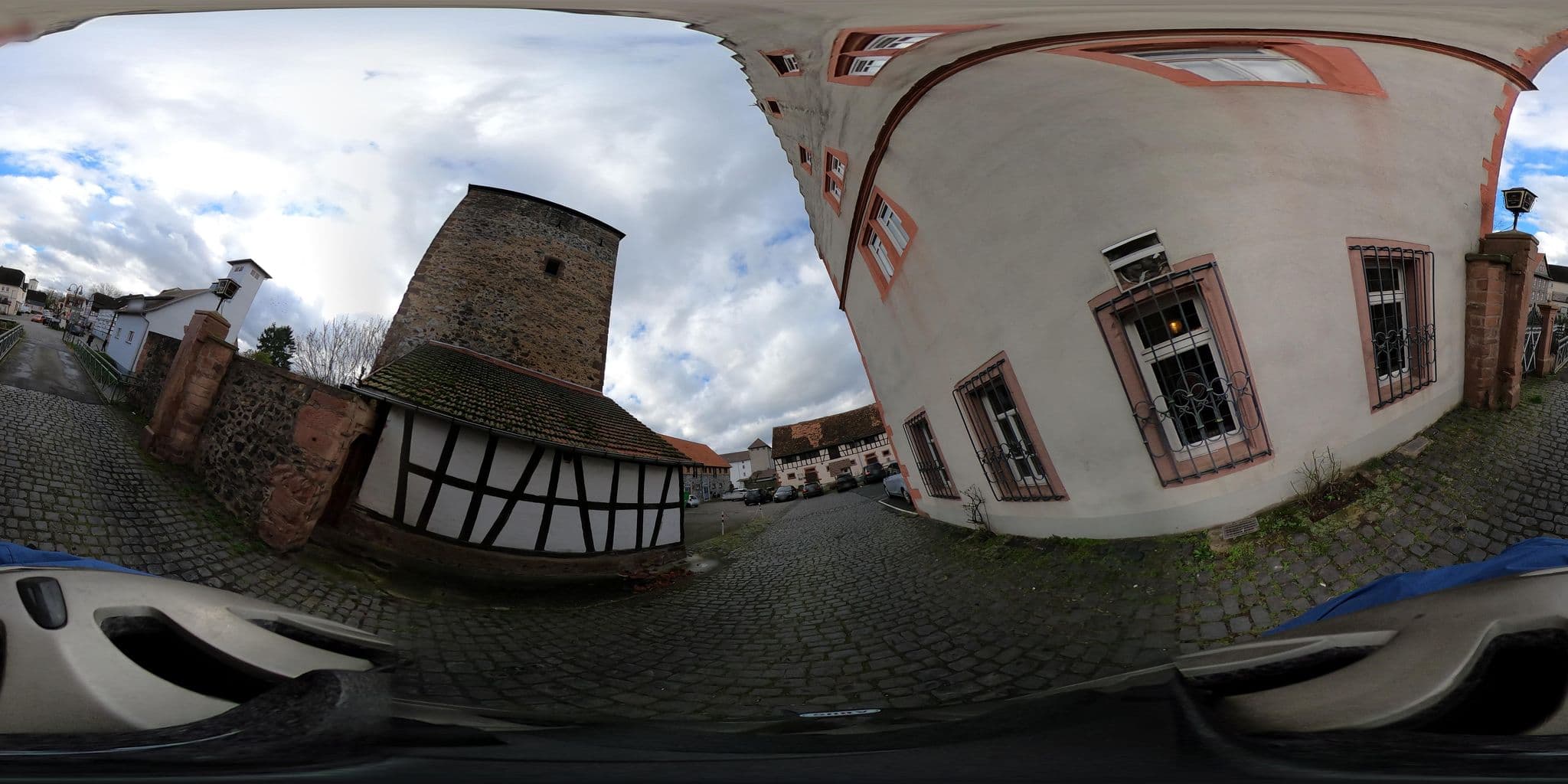 Street view near Hotel Restaurant Café Schloss Ysenburg, Florstadt — © tmka (CC BY-SA · Mapillary)