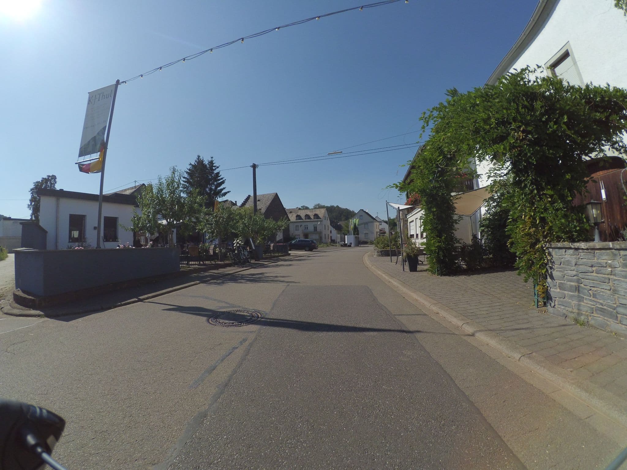 Street view near Weingut Karl-Jürgen Thul, Klüsserath — © peewee32 (CC BY-SA · Mapillary)