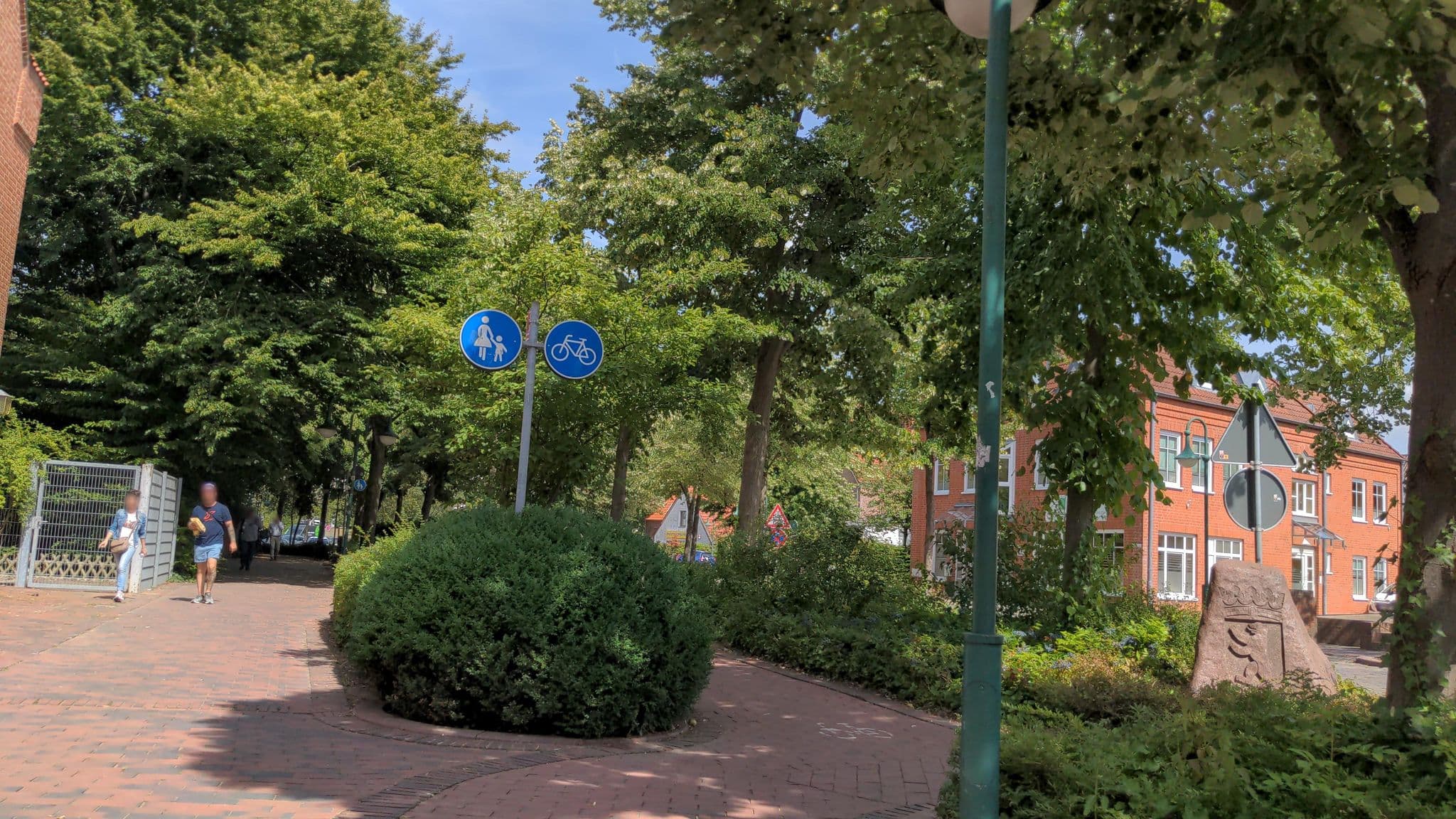 Street view near Hotel Rigoletto, Eutin — © rasmustravemnd (CC BY-SA · Mapillary)