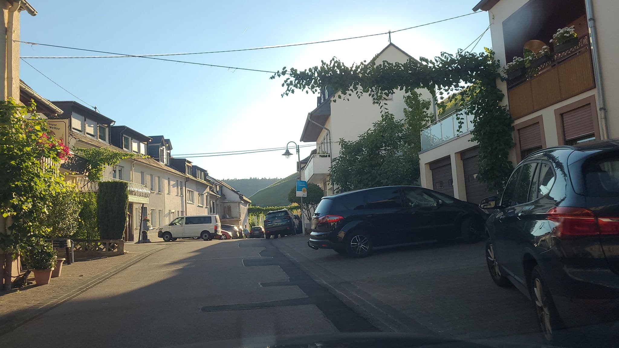 Street view near Ferienweingut Scholtes-Welter, Klüsserath — © rb41 (CC BY-SA · Mapillary)