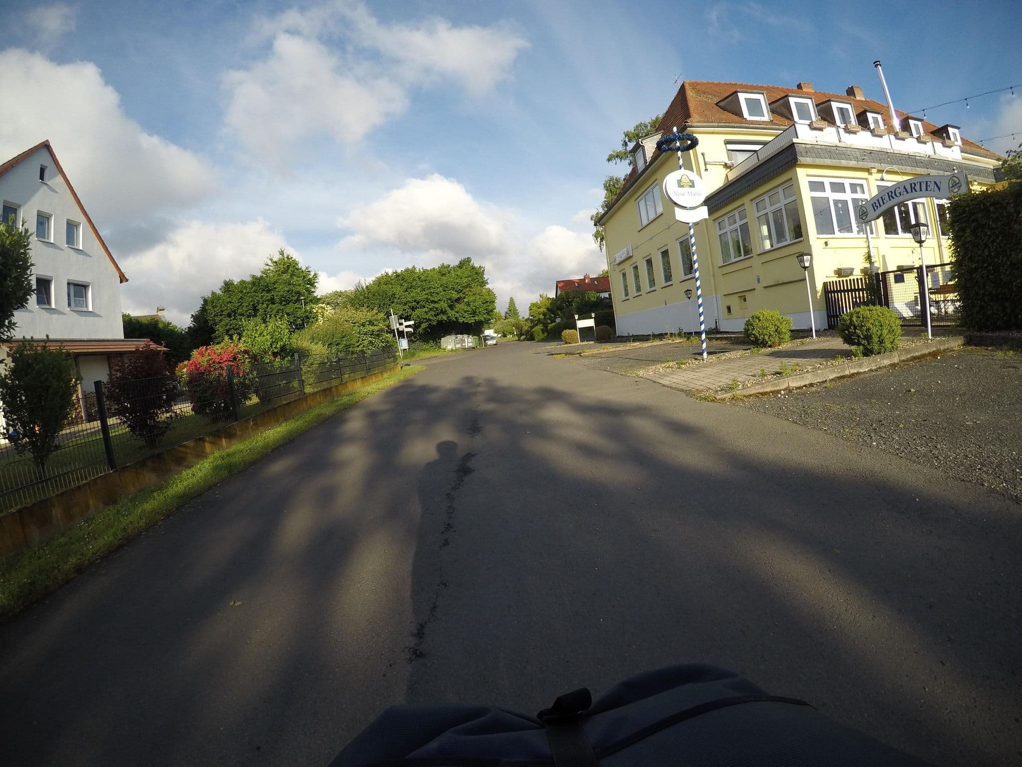 Street view near Neue Mühle, Lohfelden — © mfa (CC BY-SA · Mapillary)