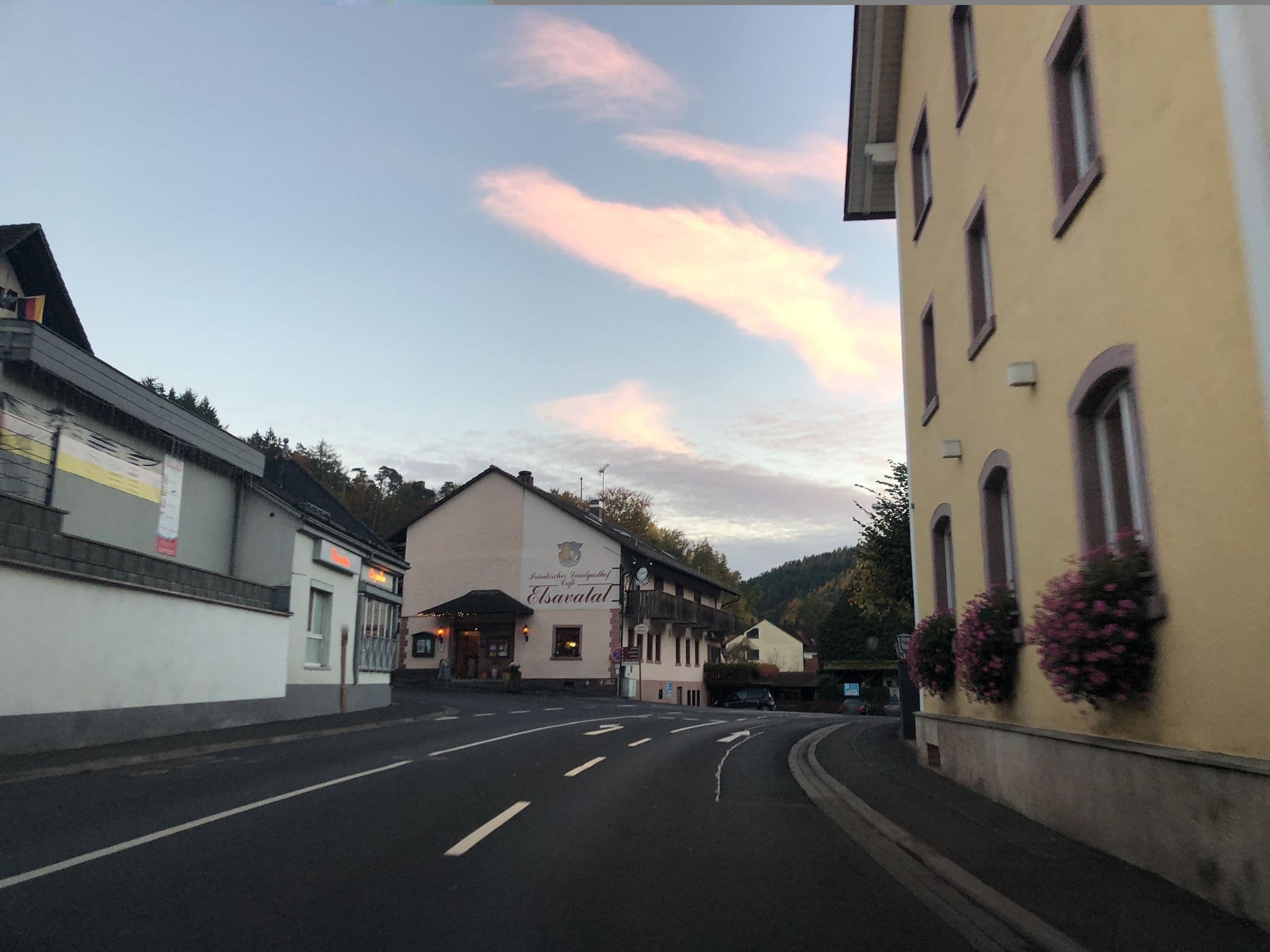 Street view near Hotel zum Engel, Mespelbrunn — © chuck (CC BY-SA · Mapillary)