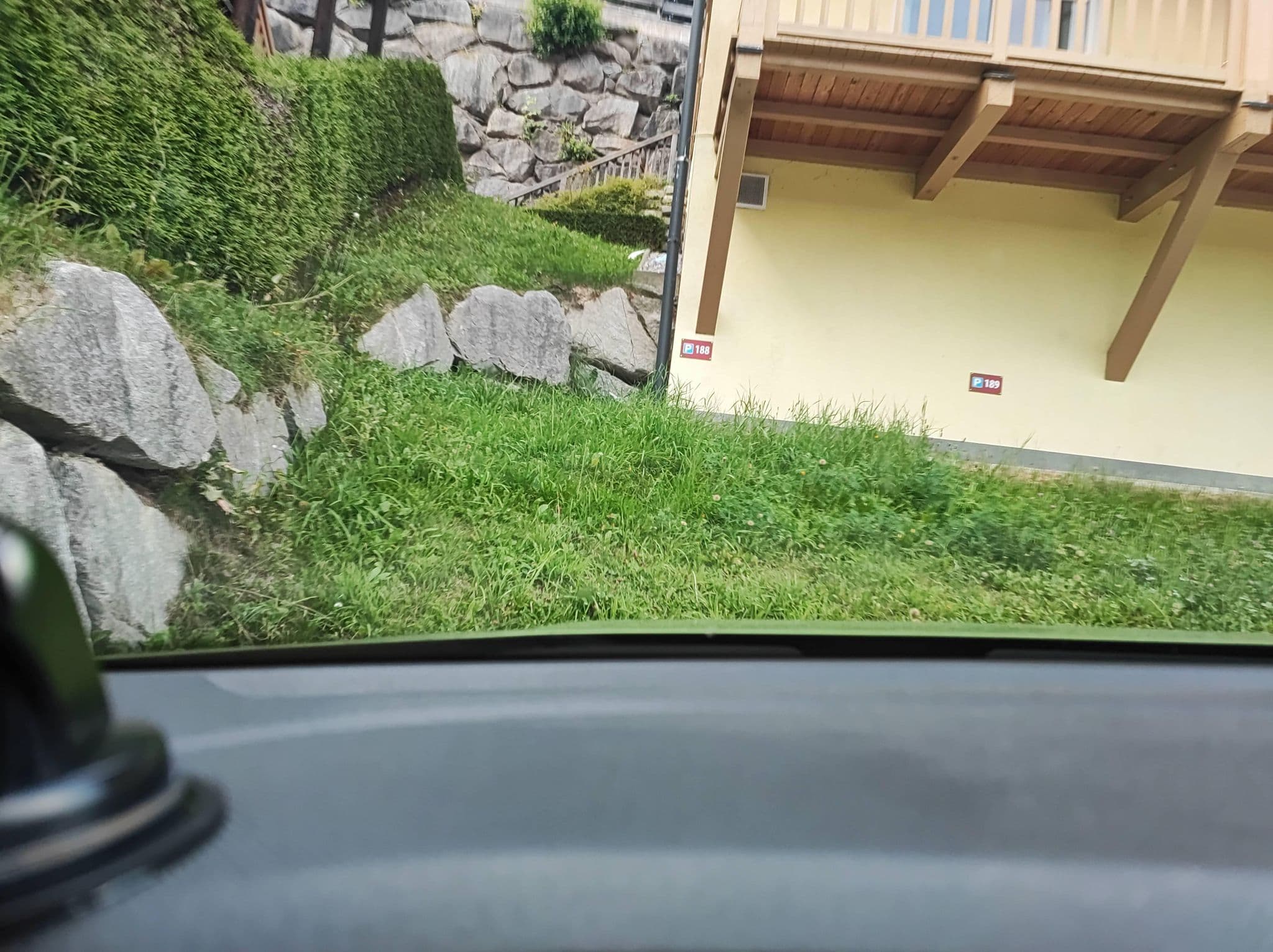 Street view near AlpenParks Apartment & Ferienresort Rehrenberg Viehhofen, Maishofen — © DietAugustin (CC BY-SA · Mapillary)