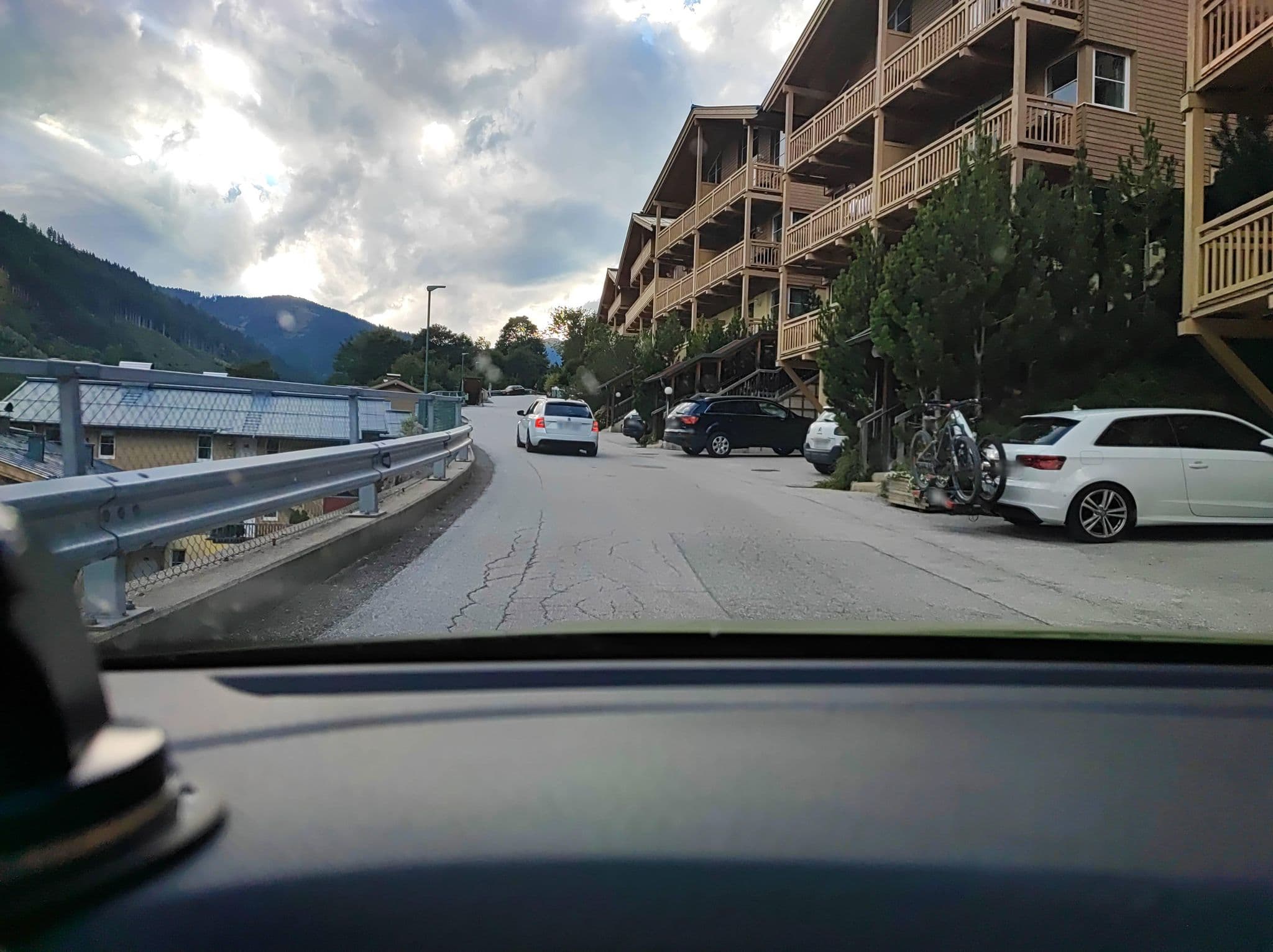 Street view near AlpenParks Apartment & Ferienresort Rehrenberg Viehhofen, Maishofen — © DietAugustin (CC BY-SA · Mapillary)