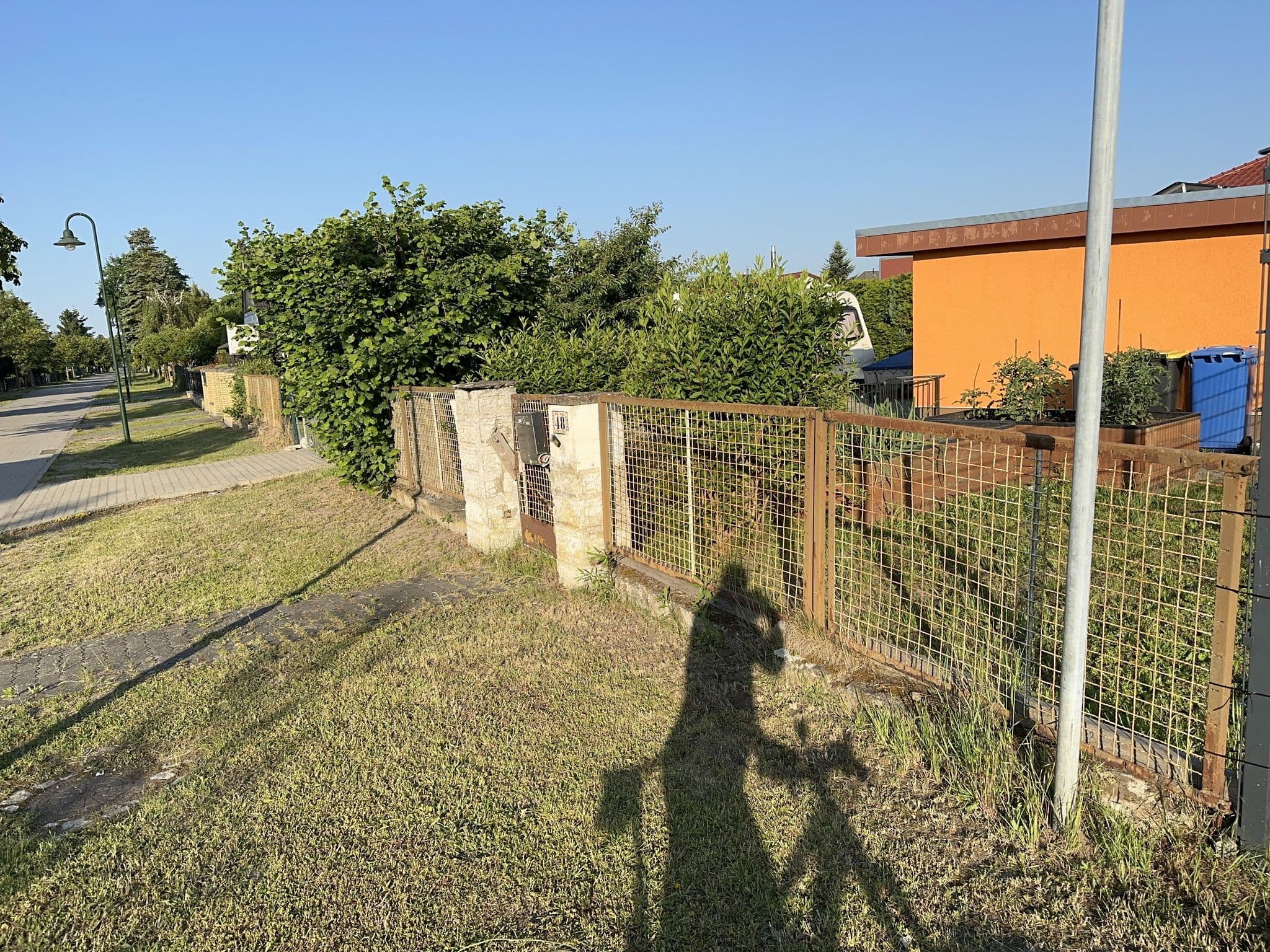 Street view near Gaststätte Lindenstübchen, Buch — © stefanhrt (CC BY-SA · Mapillary)