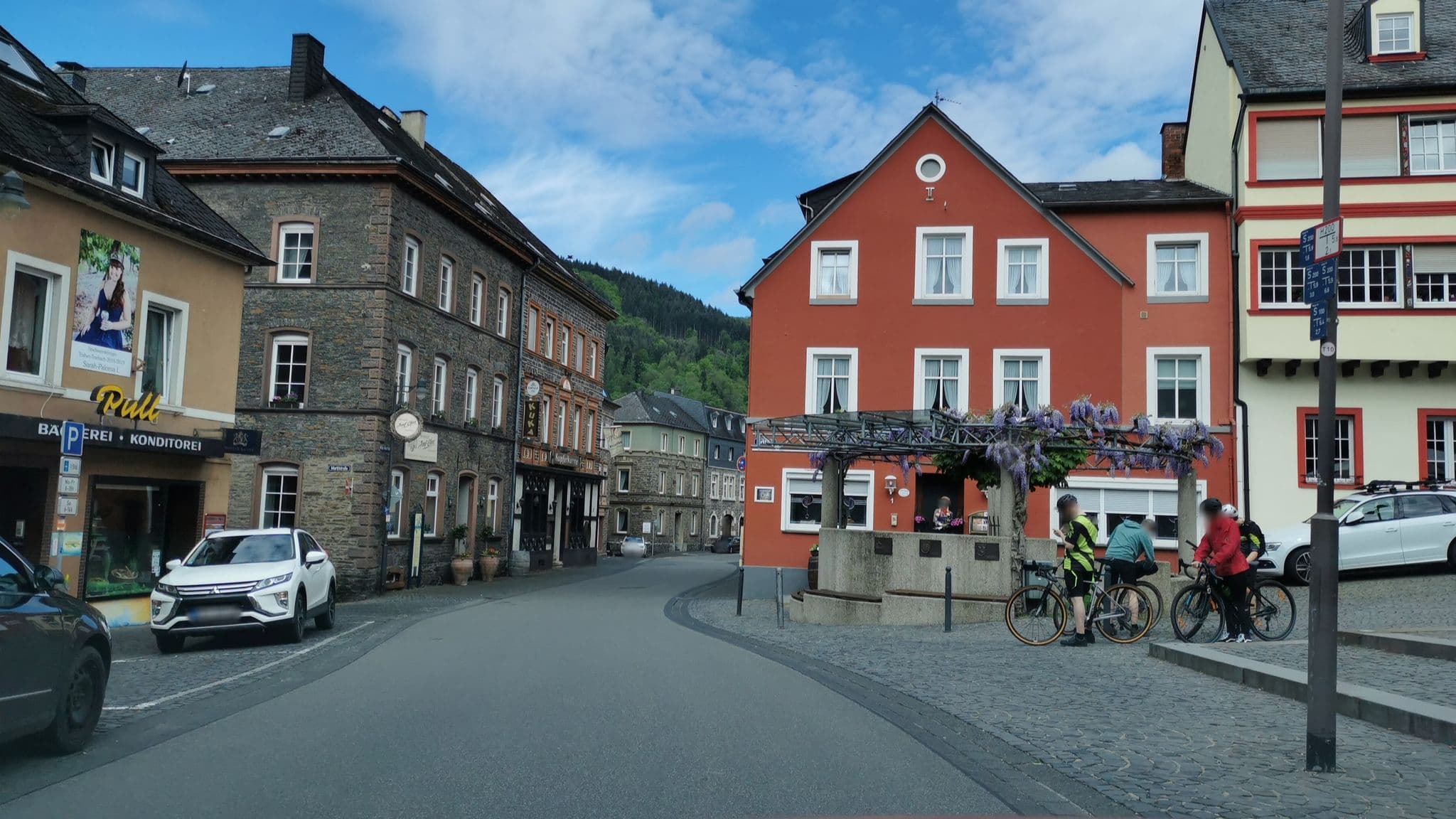 Street view near Weingut Ehses, Traben-Trarbach — © ma_rt_in (CC BY-SA · Mapillary)