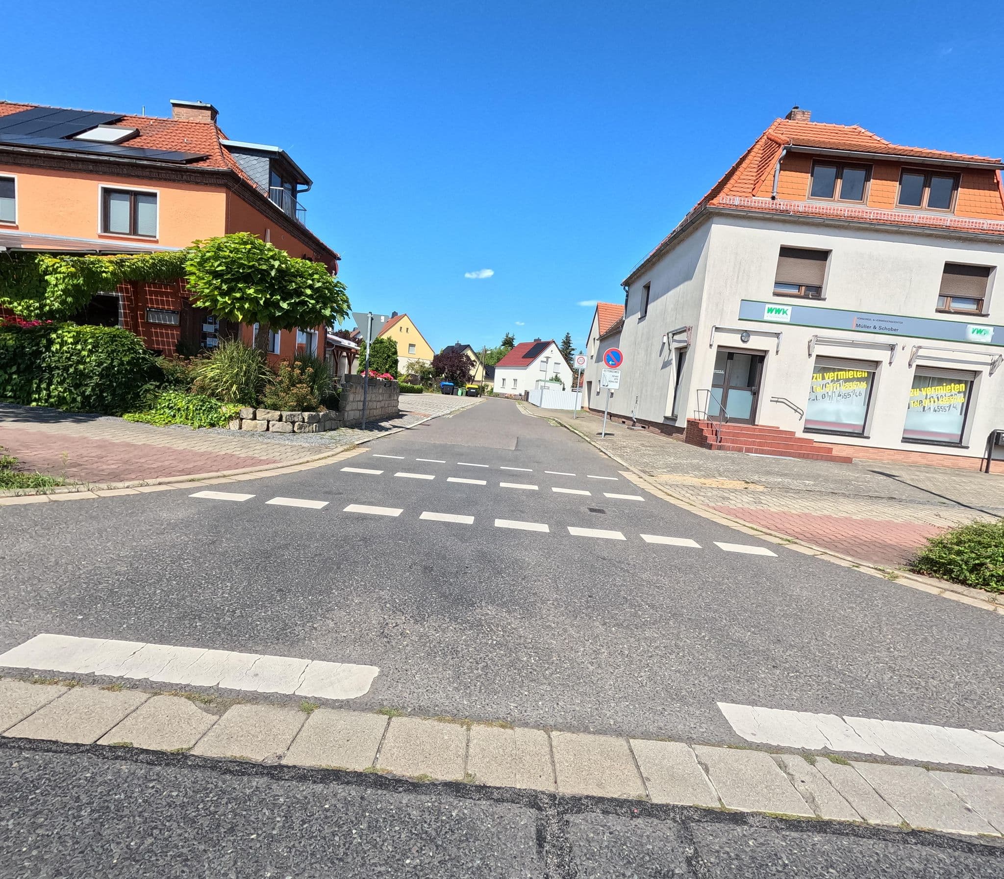 Street view near MR Hotel, Schwarzheide — © Suricata (CC BY-SA · Mapillary)