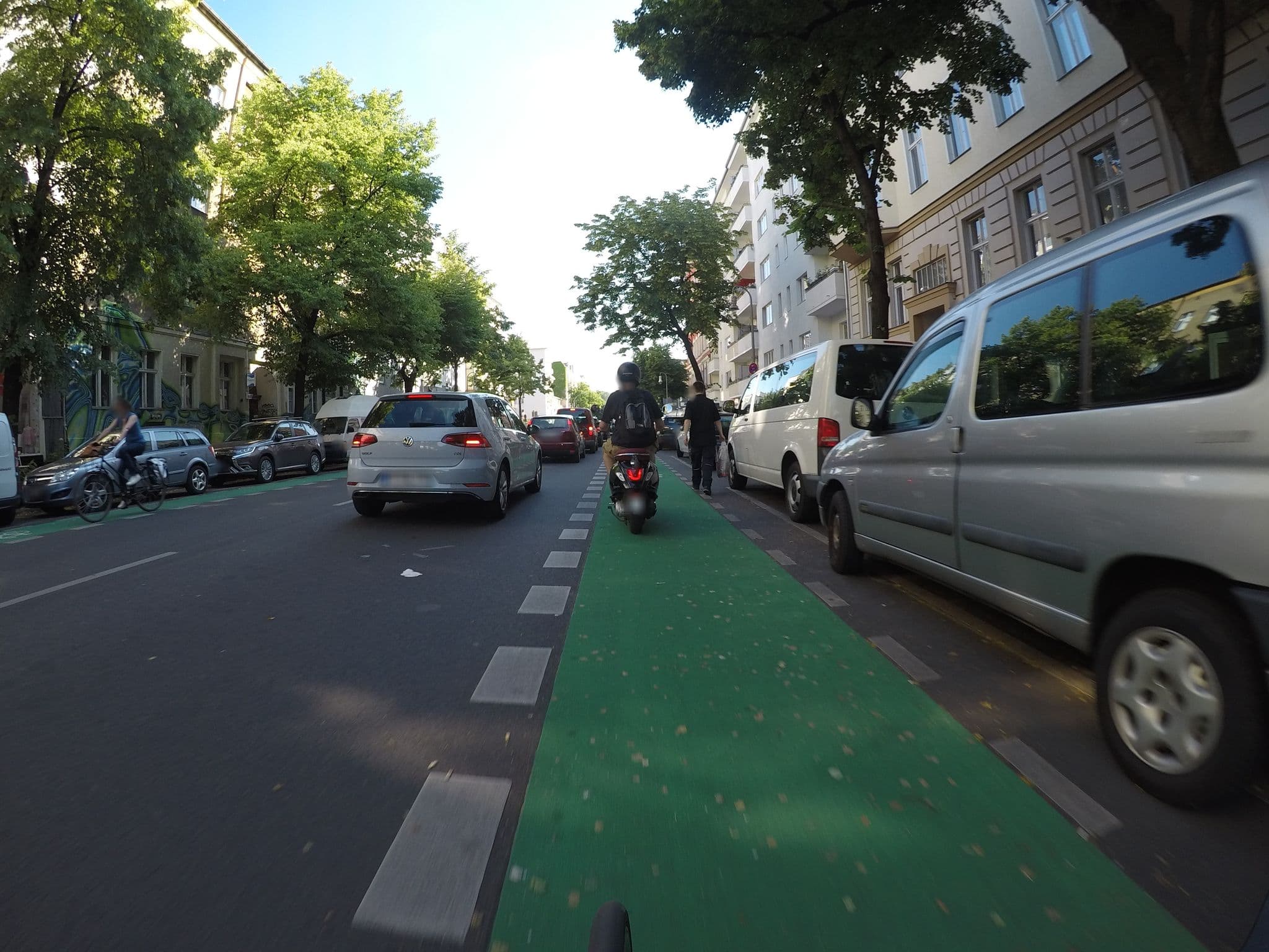 Street view near Pension Kreuzberg, Kreuzberg — © kartonage (CC BY-SA · Mapillary)