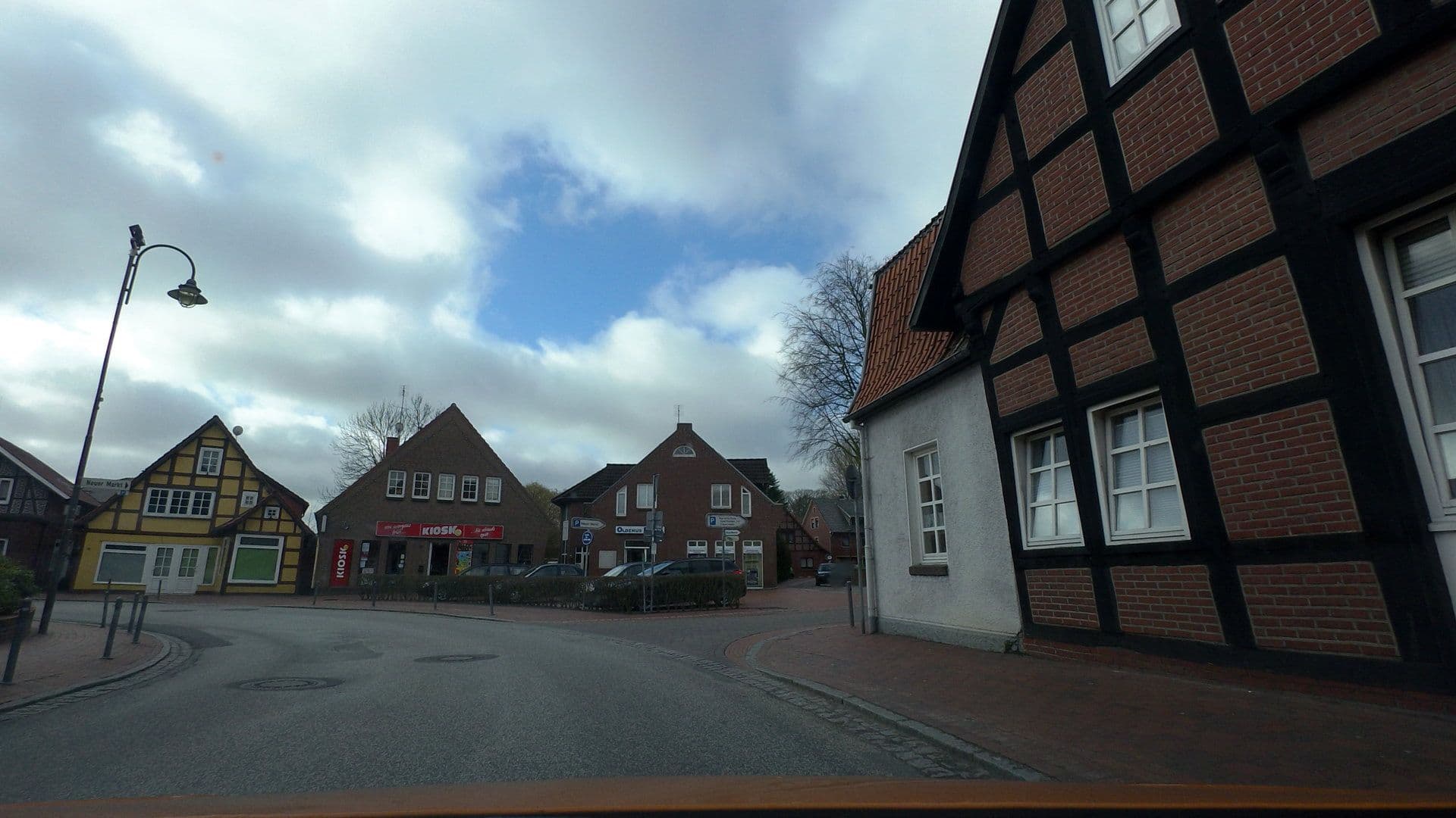 Street view near Hotel Klostermann, Goldenstedt — © moenk (CC BY-SA · Mapillary)