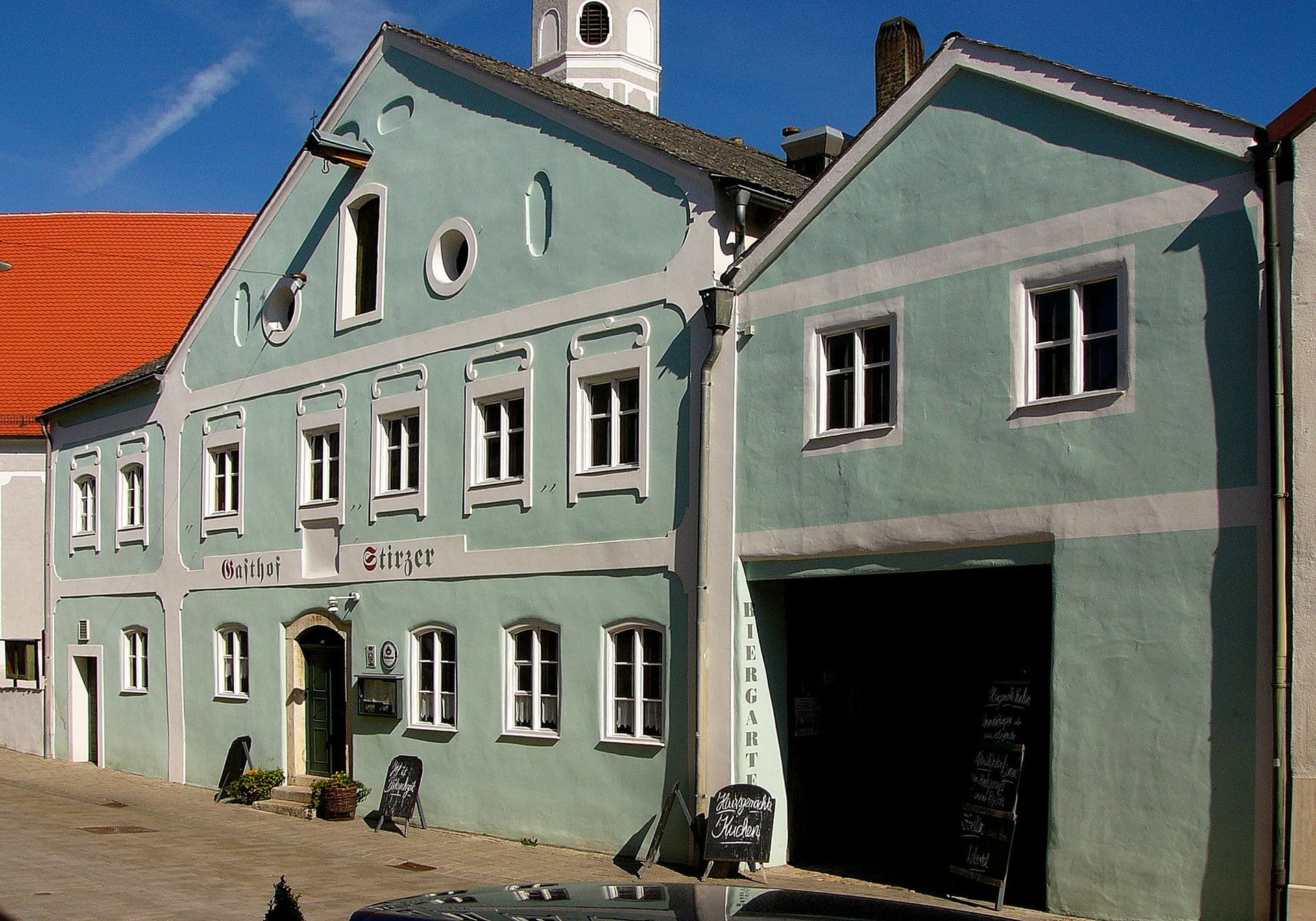 Historischer Gasthof Stirzer (via Wikimedia Commons, CC BY-SA 3.0 de)