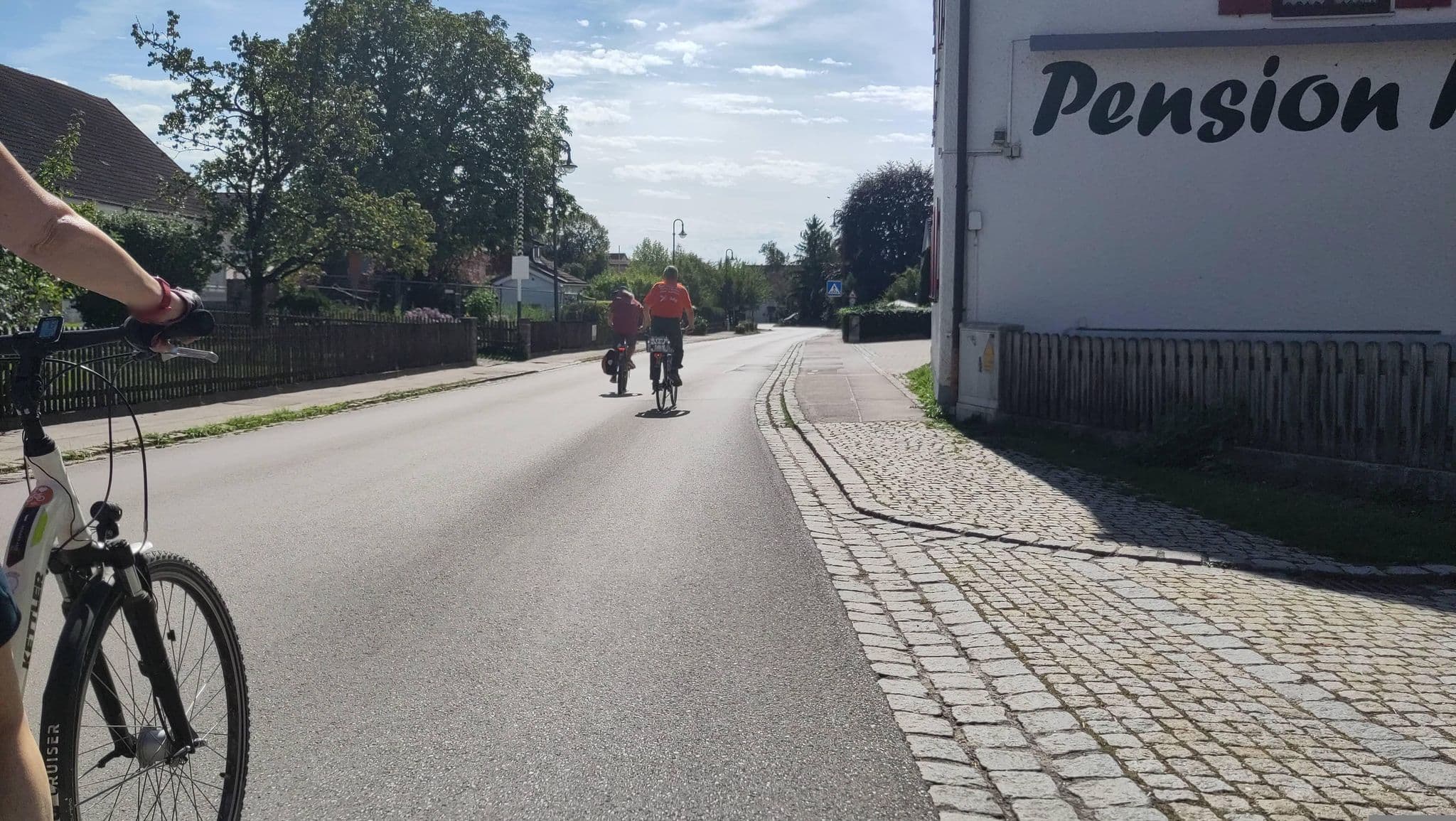 Street view near Pension Klotz, Kottgeisering — © thmunichways (CC BY-SA · Mapillary)
