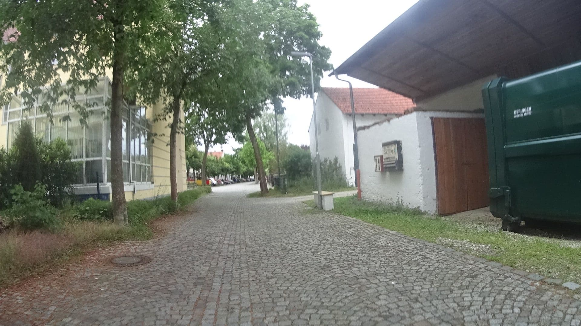 Street view near Hotel Höckmayr, Eching — © ramap (CC BY-SA · Mapillary)