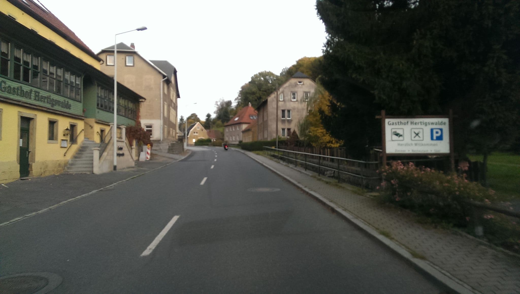 Street view near Gasthof Hertigswalde, Sebnitz — © bufonto (CC BY-SA · Mapillary)