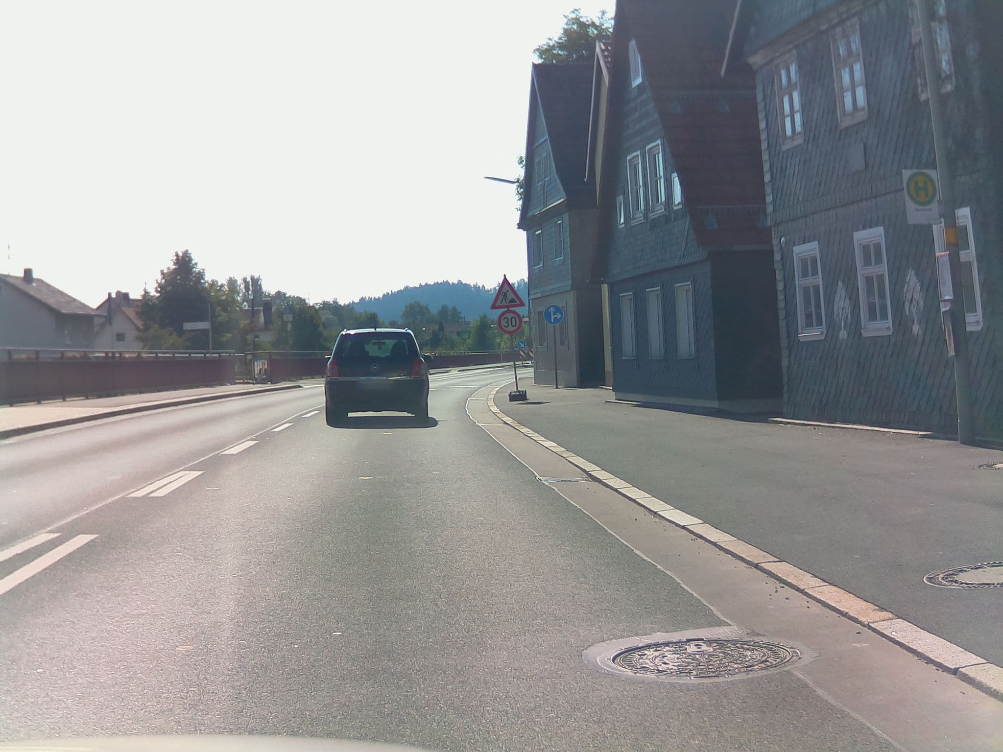 Street view near Hotel - Gasthof Resi, Neuhaus-Schierschnitz — © ramap (CC BY-SA · Mapillary)