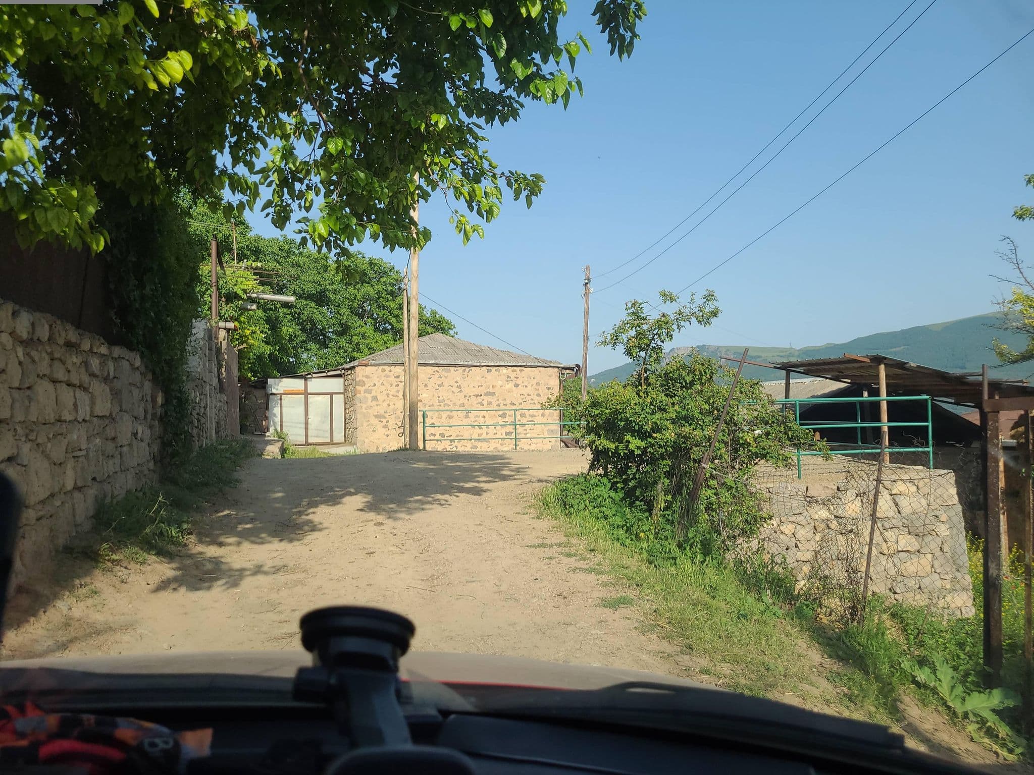 Street view near Aspet guesthouse, Shinuhayr — © noktoborus (CC BY-SA · Mapillary)