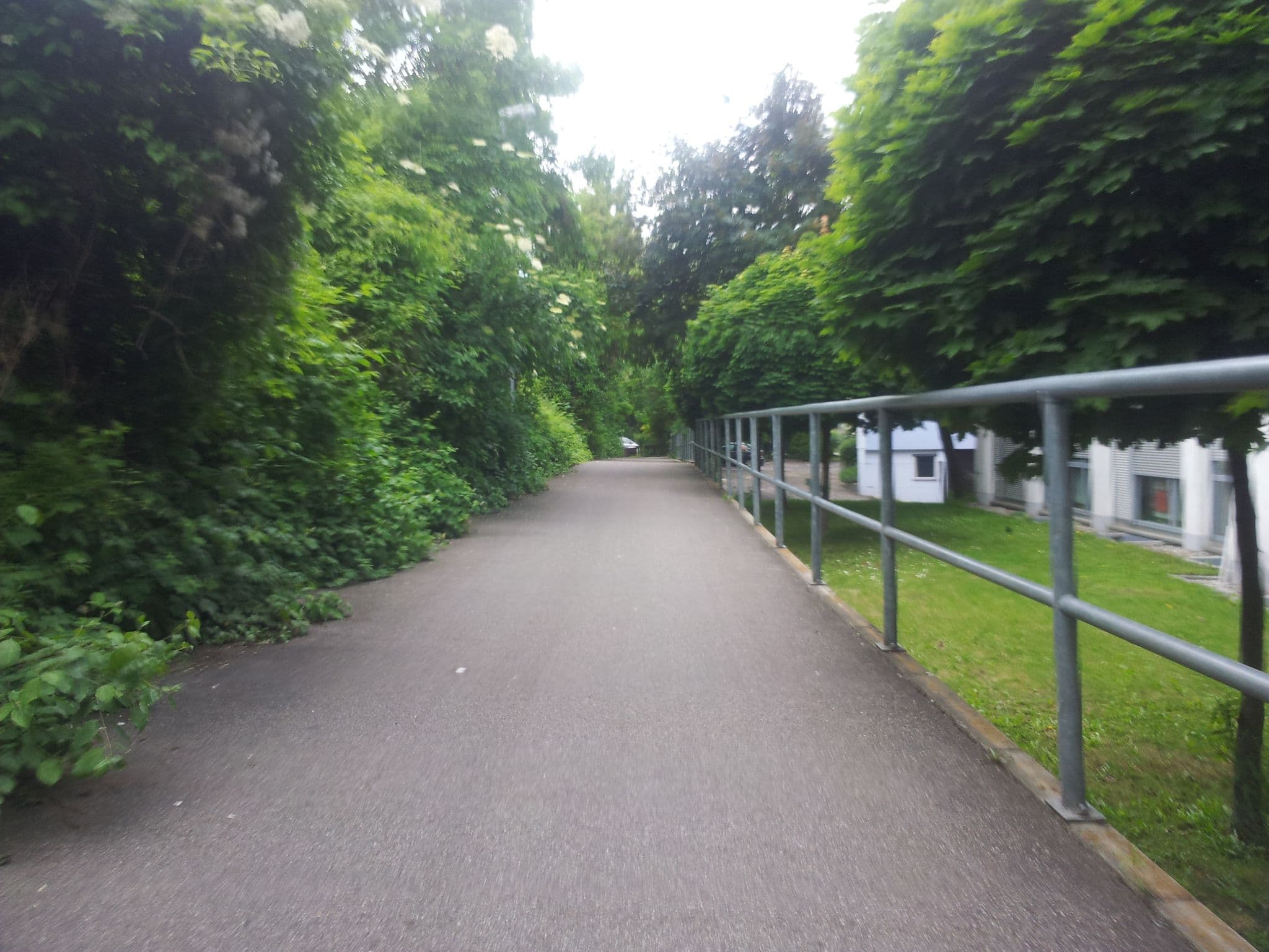 Street view near Wohnheim In der Au, Stuttgart-Ost — © photastic (CC BY-SA · Mapillary)
