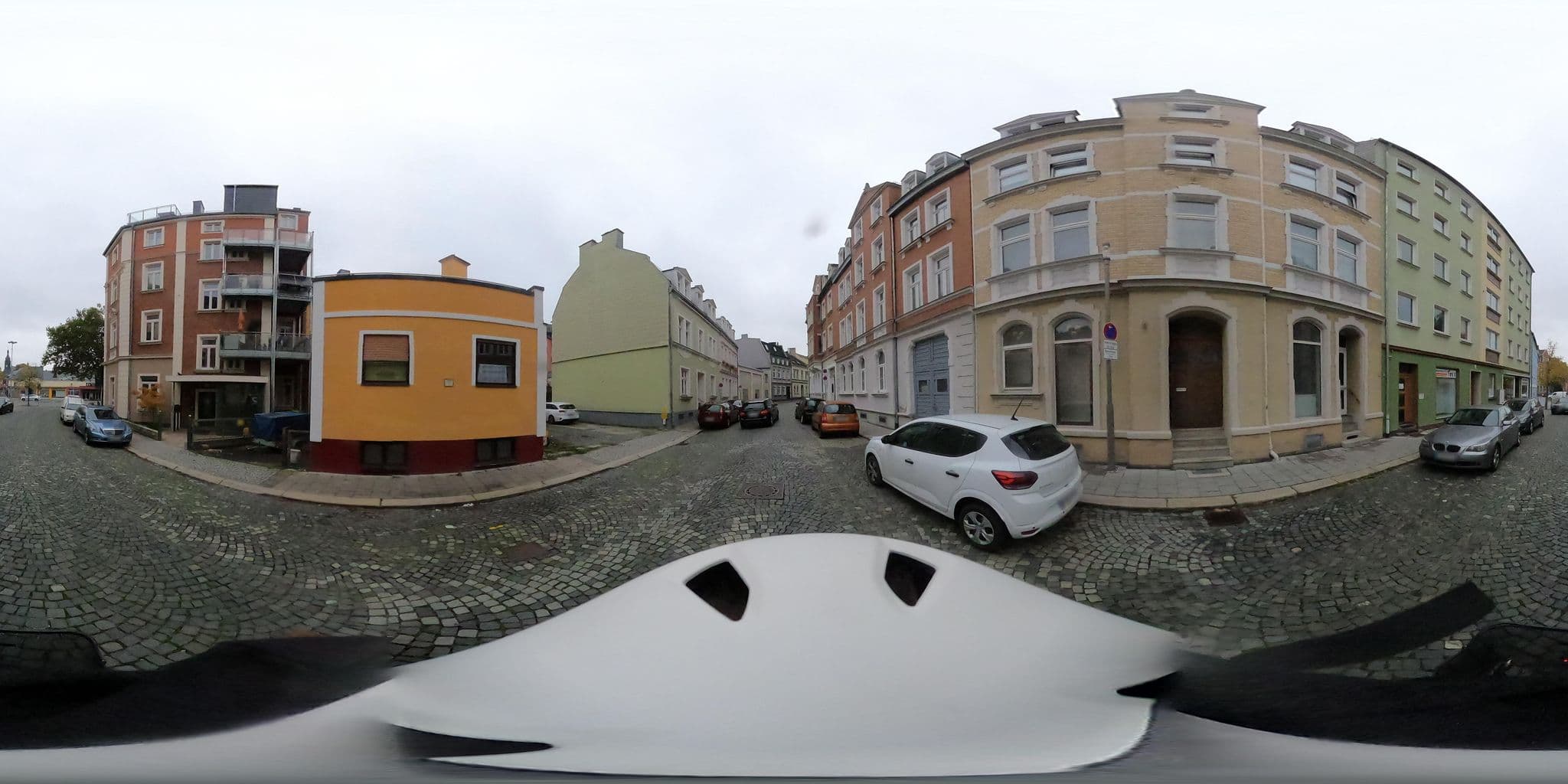 Street view near HOFzimmer.de (Gästehaus+Ferienwohnungen), Hof — © Mayjo (CC BY-SA · Mapillary)