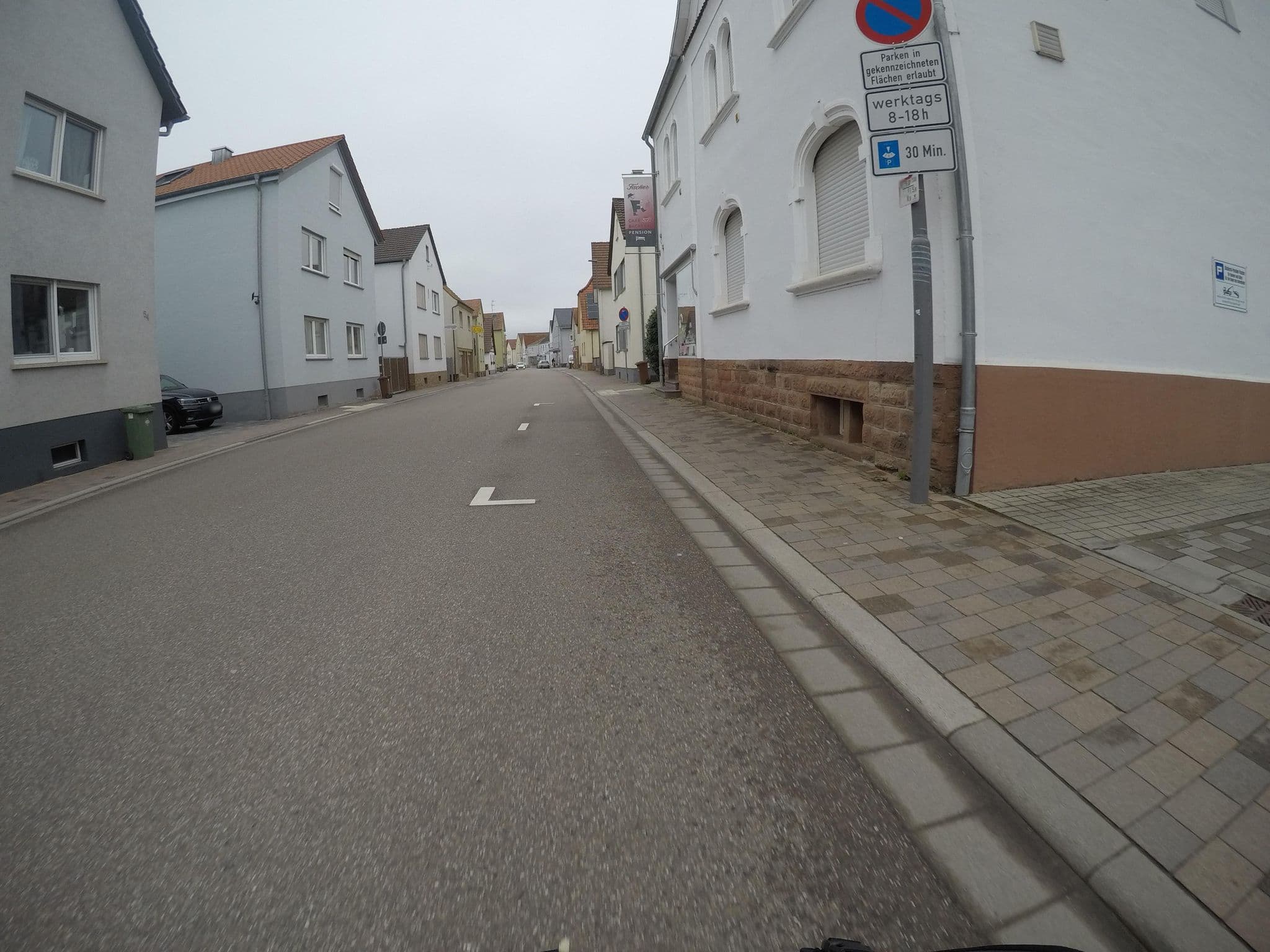 Street view near Pension Fischer, Rheinzabern — © mfa (CC BY-SA · Mapillary)