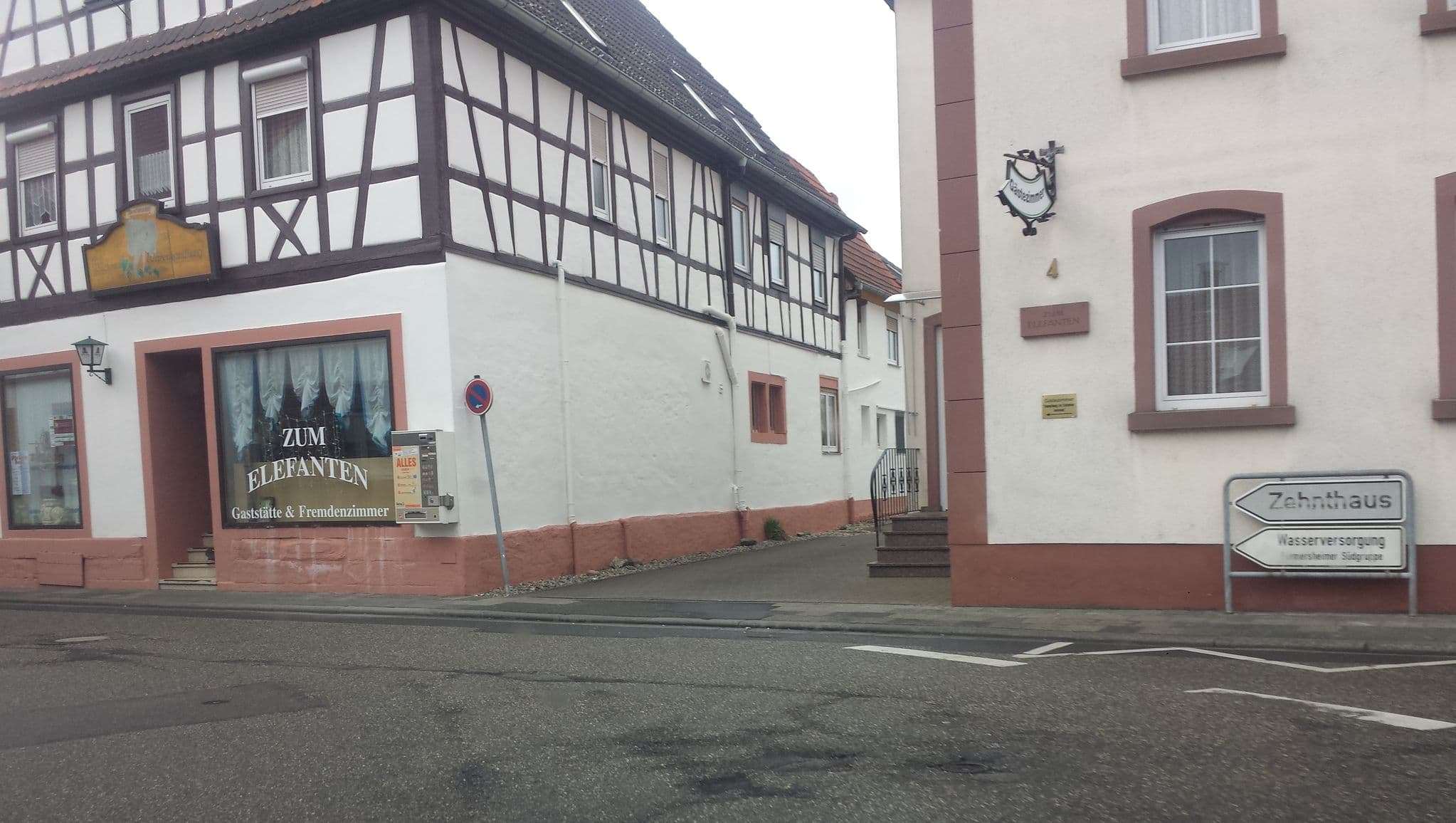 Street view near Zum Elefanten, Jockgrim — © wegavision (CC BY-SA · Mapillary)