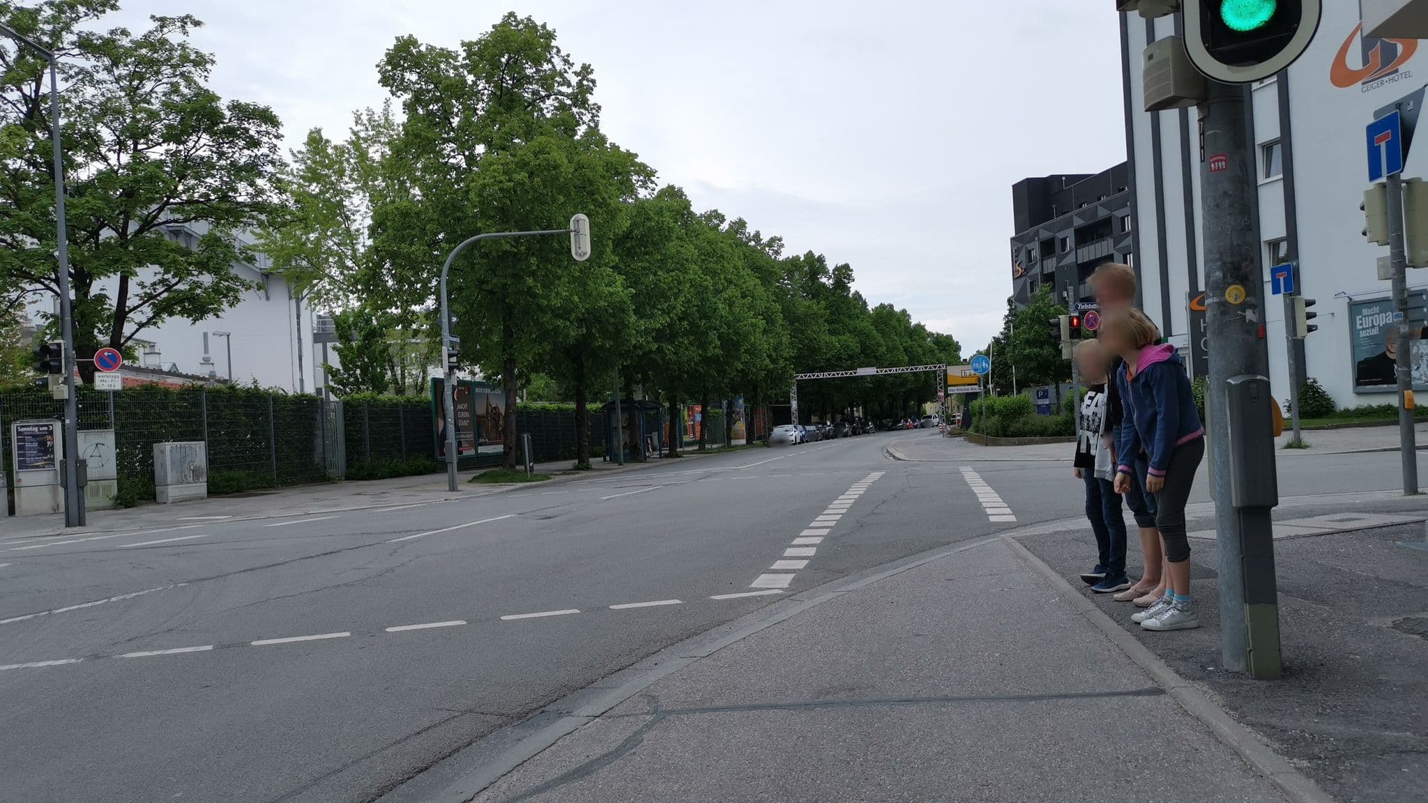 Street view near Nyx Hotel, Pullach im Isartal — © meskalin (CC BY-SA · Mapillary)