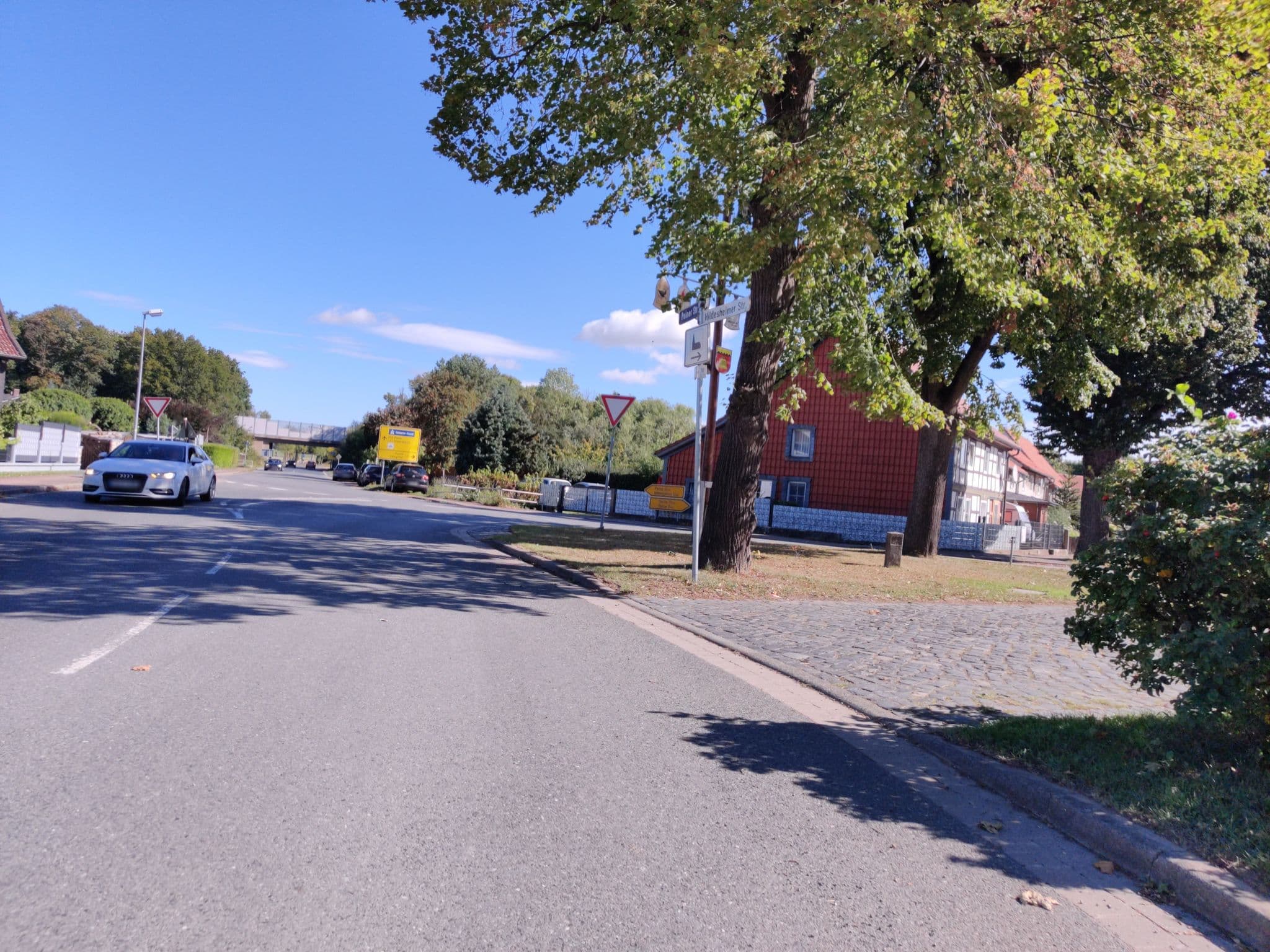 Street view near Kutscherstuben, Holle — © aceini (CC BY-SA · Mapillary)
