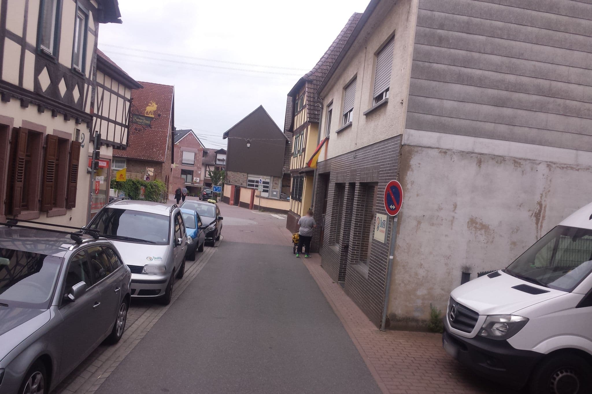 Street view near Gasthof Goldener Hirsch, Hirschberg an der Bergstraße — © wegavision (CC BY-SA · Mapillary)
