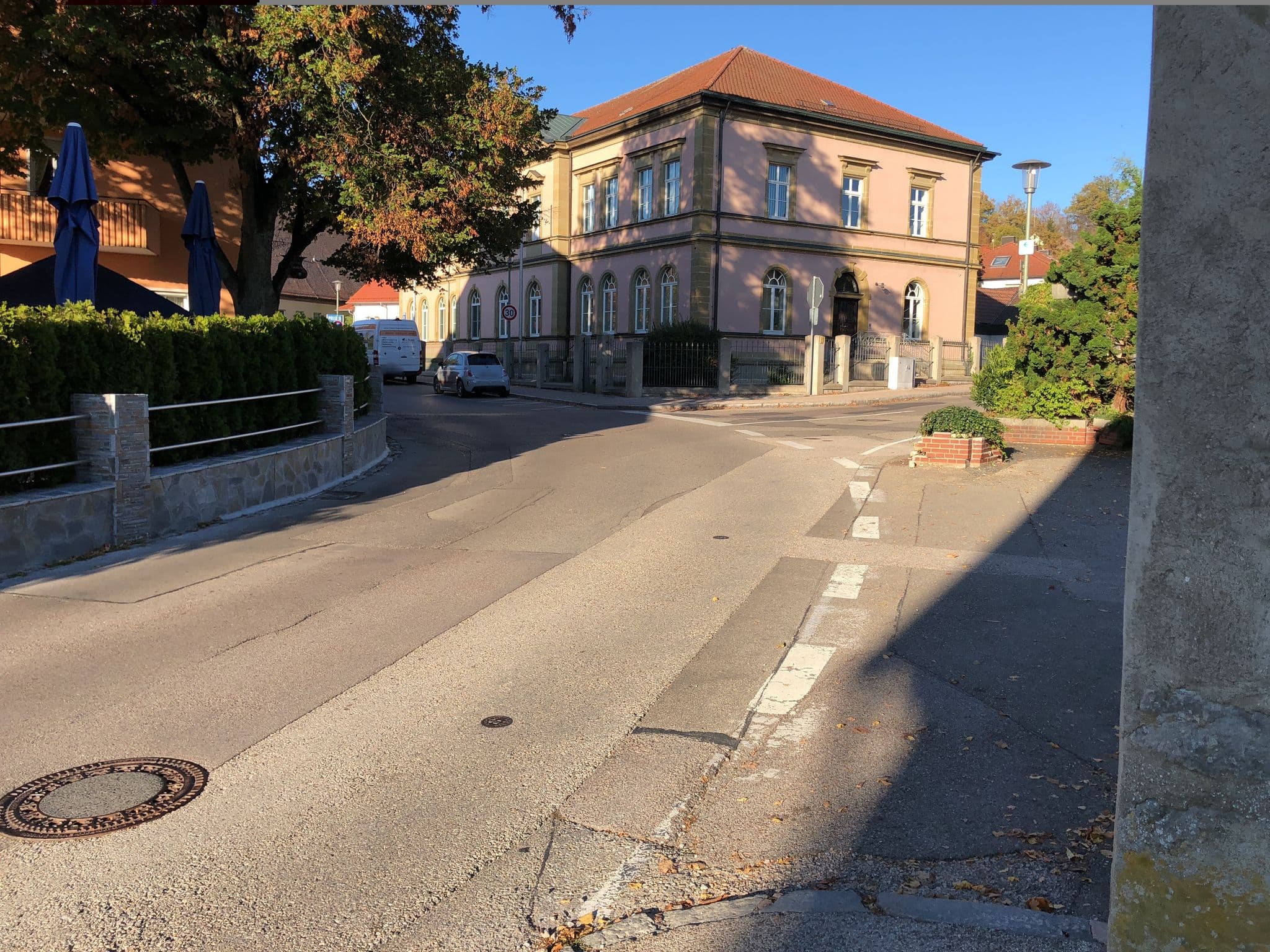 Street view near Hotel-Restaurant Platamon, Feuchtwangen — © aloggizugg (CC BY-SA · Mapillary)