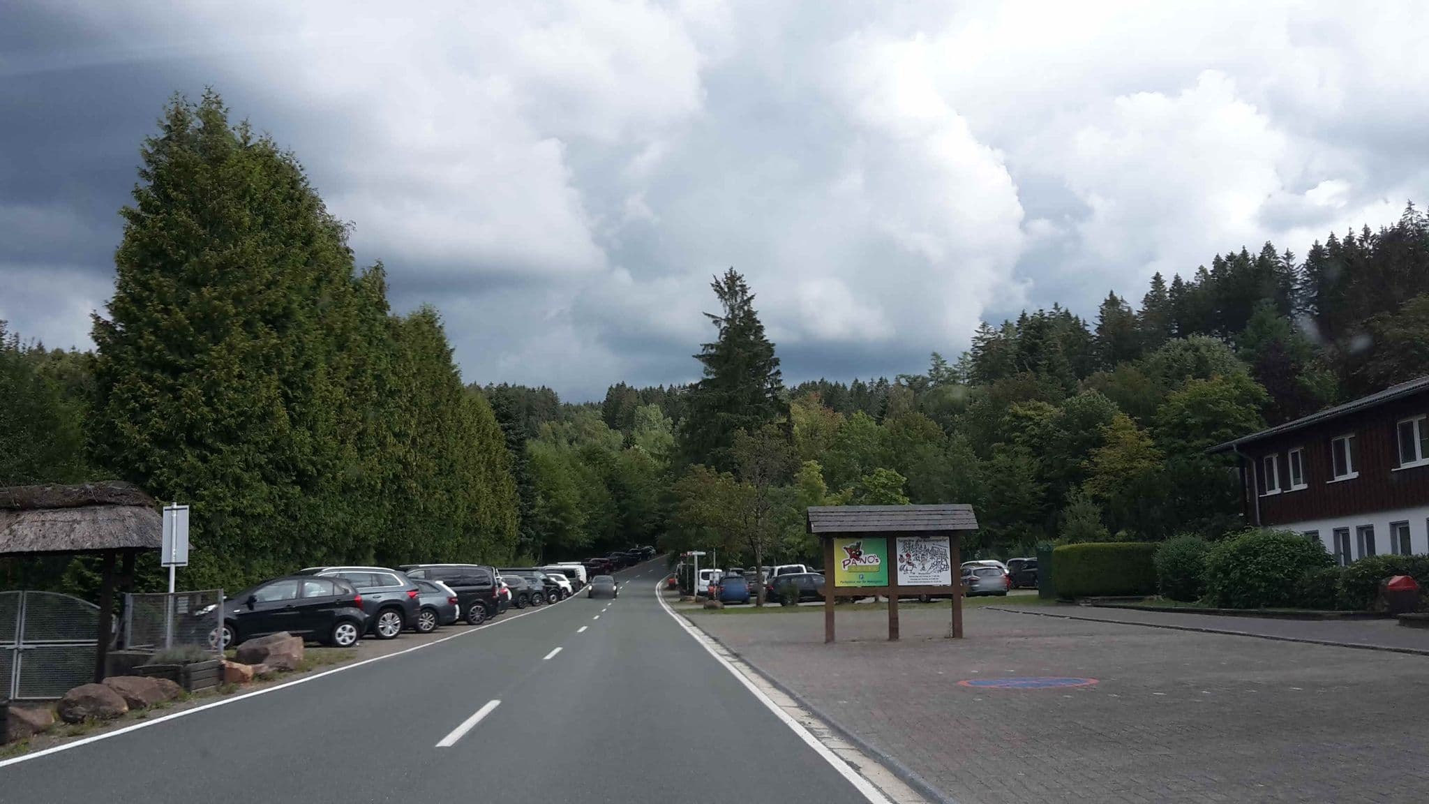 Street view near Pano's Hotel, Kirchhundem — © uwekoch (CC BY-SA · Mapillary)