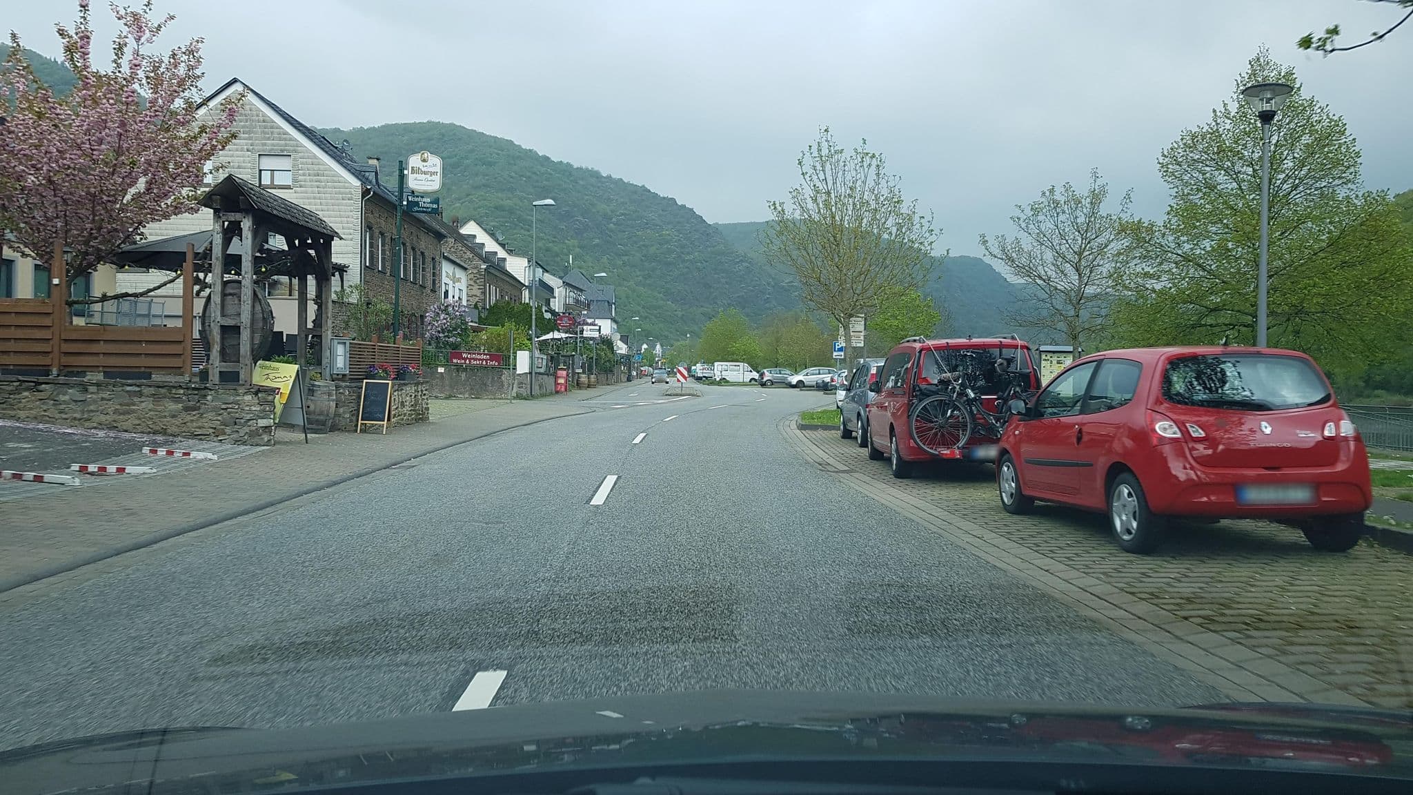 Street view near Weinhaus Thomas, Klotten — © Lowiekse (CC BY-SA · Mapillary)