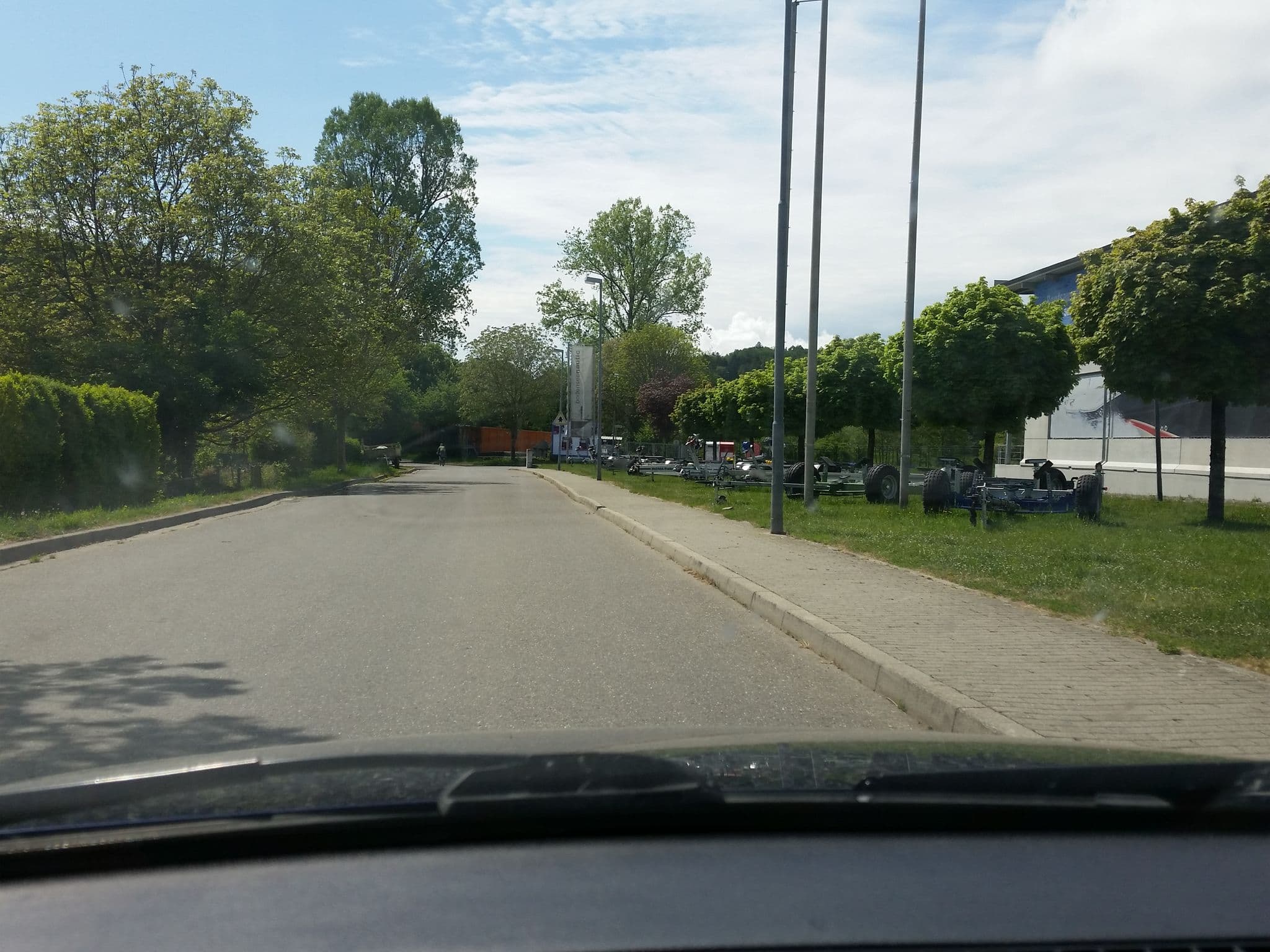 Street view near Wohnmobilstellplatz Dettingen, Dingelsdorf — © mirasolera (CC BY-SA · Mapillary)