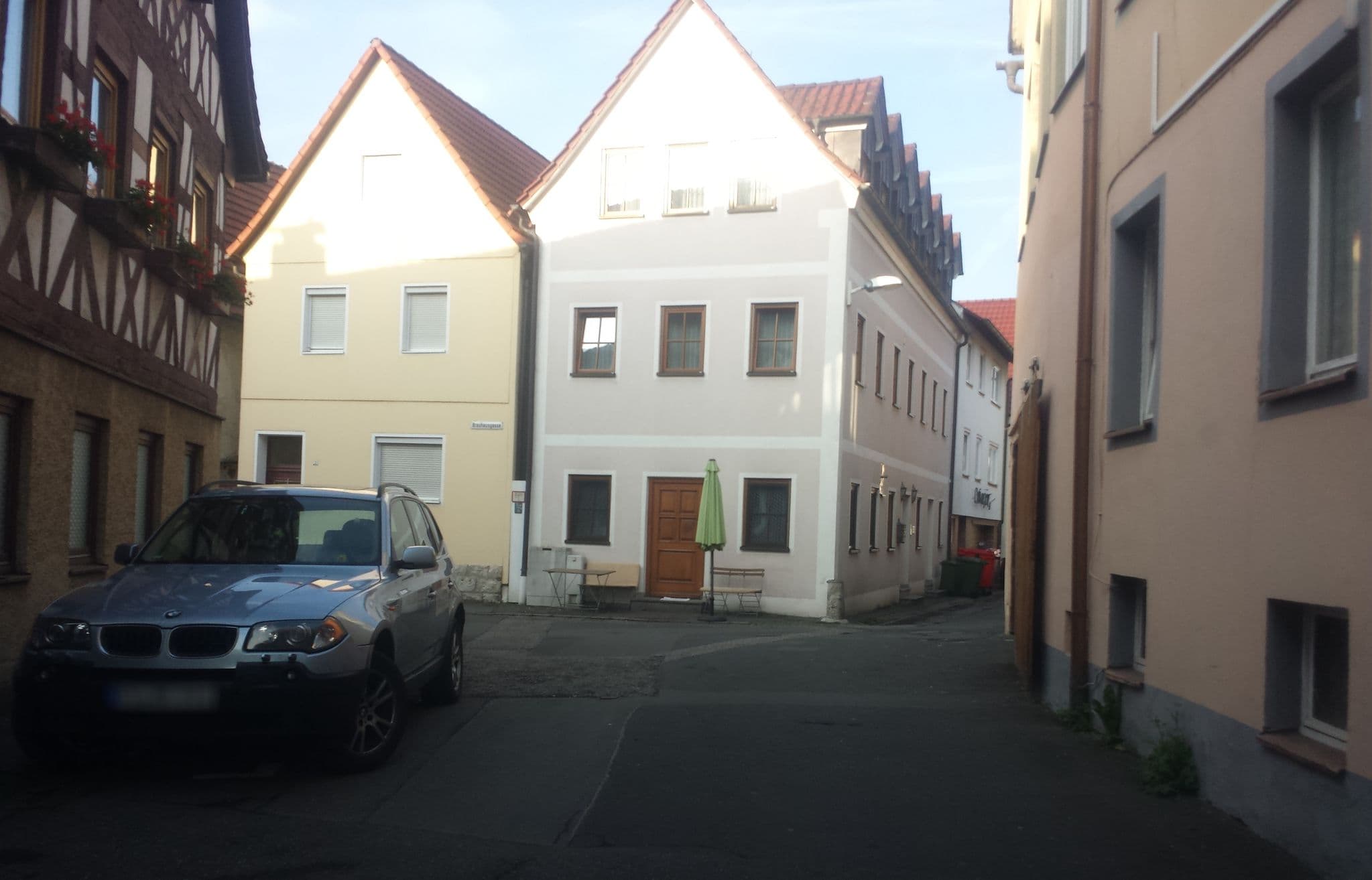 Street view near Bettenhaus Resengörg, Ebermannstadt — © wegavision (CC BY-SA · Mapillary)