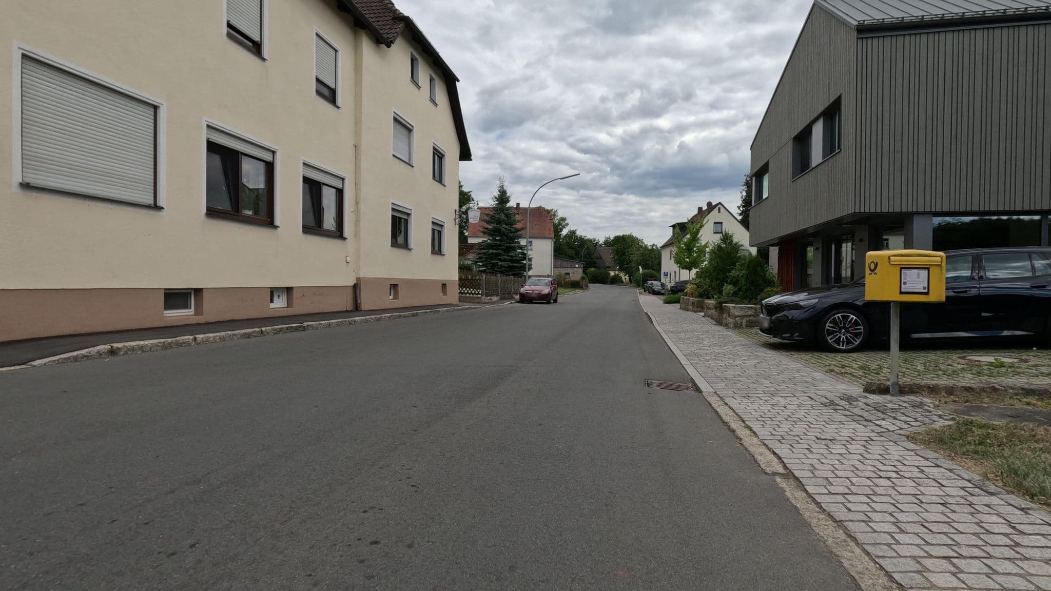 Street view near Landhotel Zum Goldenen Kreuz, Moosbach — © rnissl (CC BY-SA · Mapillary)