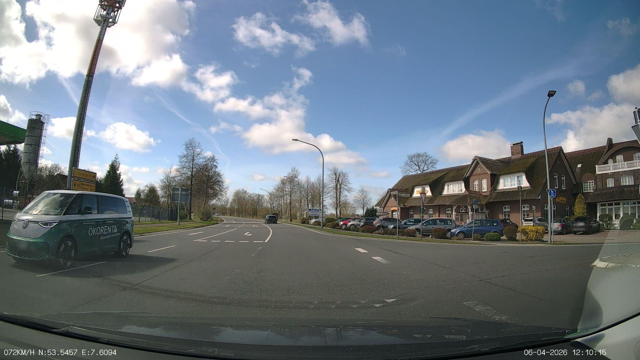 Street view near Landgasthof Alte Post, Dunum — © heetENkoel (CC BY-SA · Mapillary)