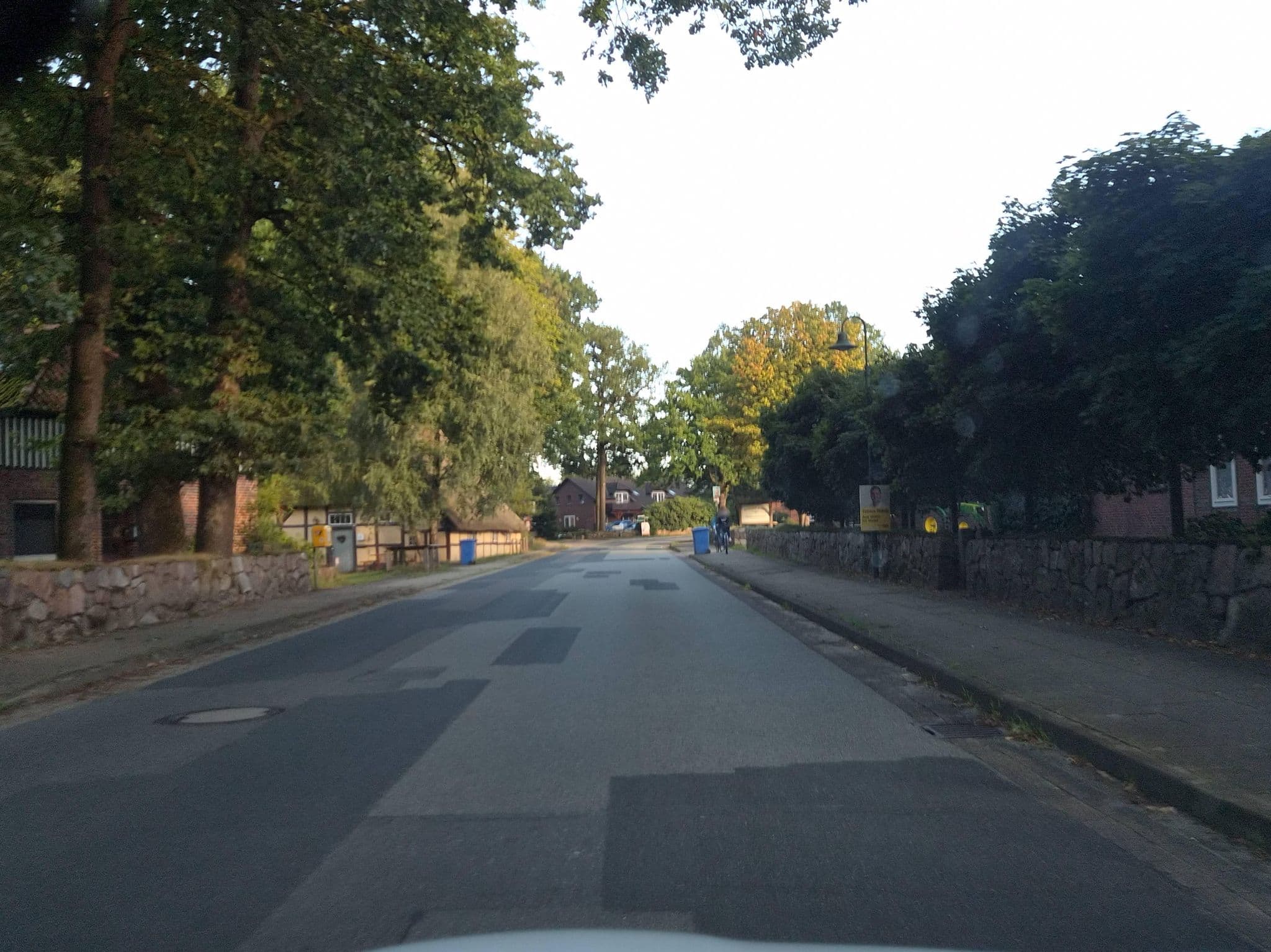 Street view near Ferienwohnung Cordes, Handeloh — © hotteliene (CC BY-SA · Mapillary)