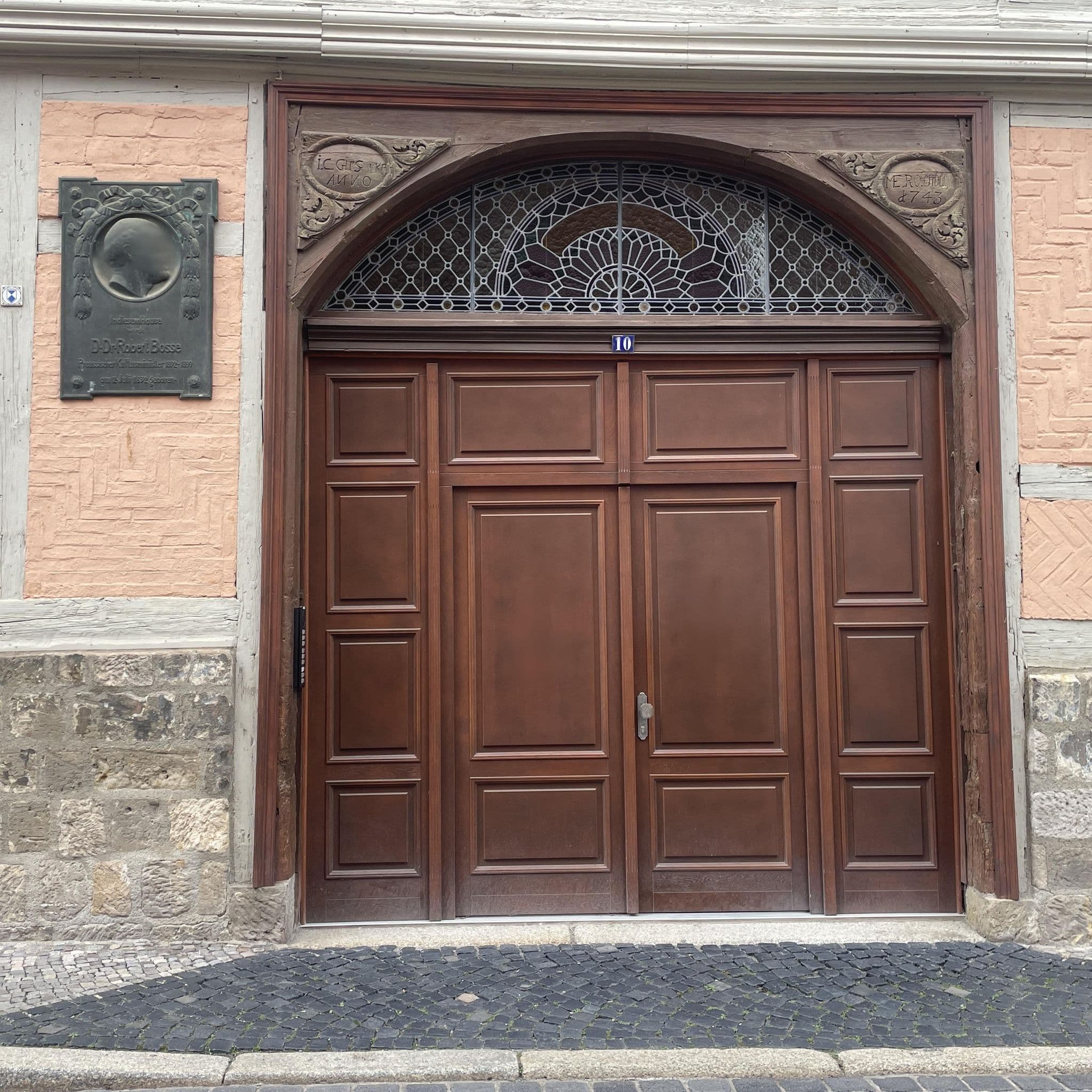 Street view near Das Kutscherhäuschen, Quedlinburg — © surveyor99 (CC BY-SA · Mapillary)