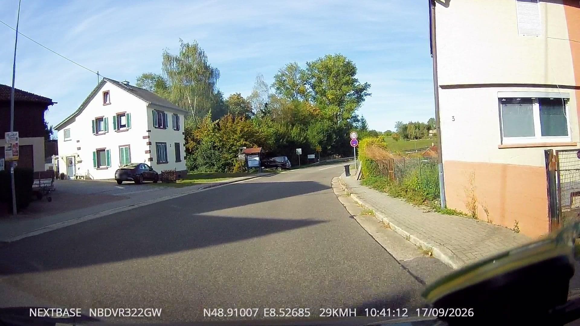 Street view near Landgasthof Pension Zum Hirsch, Königsbach-Stein — © derlipper (CC BY-SA · Mapillary)