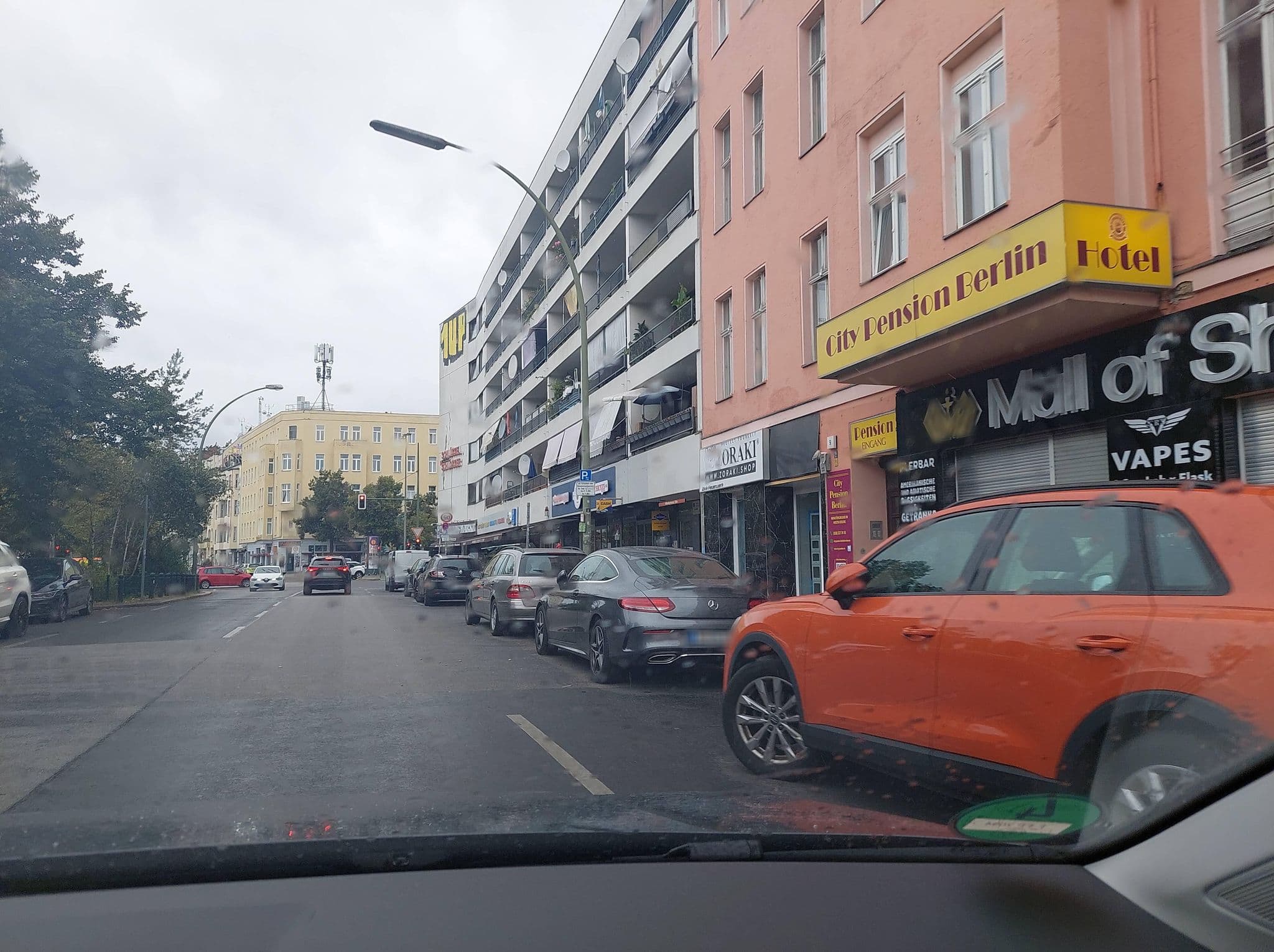 Street view near Hotel Abendstern, Halensee — © DBSEV_SBB (CC BY-SA · Mapillary)