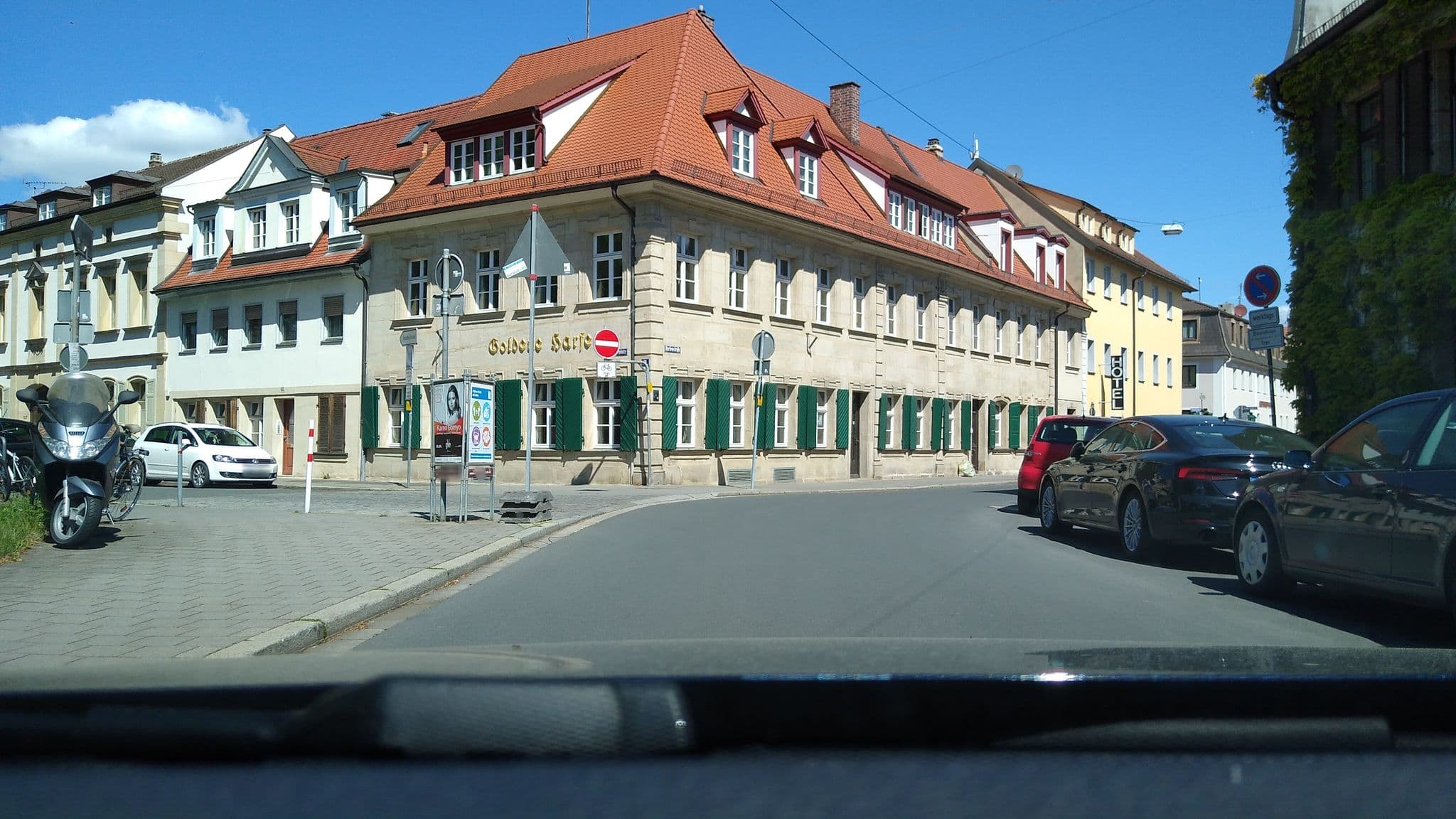 Street view near Hotel Rokokohaus, Erlangen — © mike409 (CC BY-SA · Mapillary)