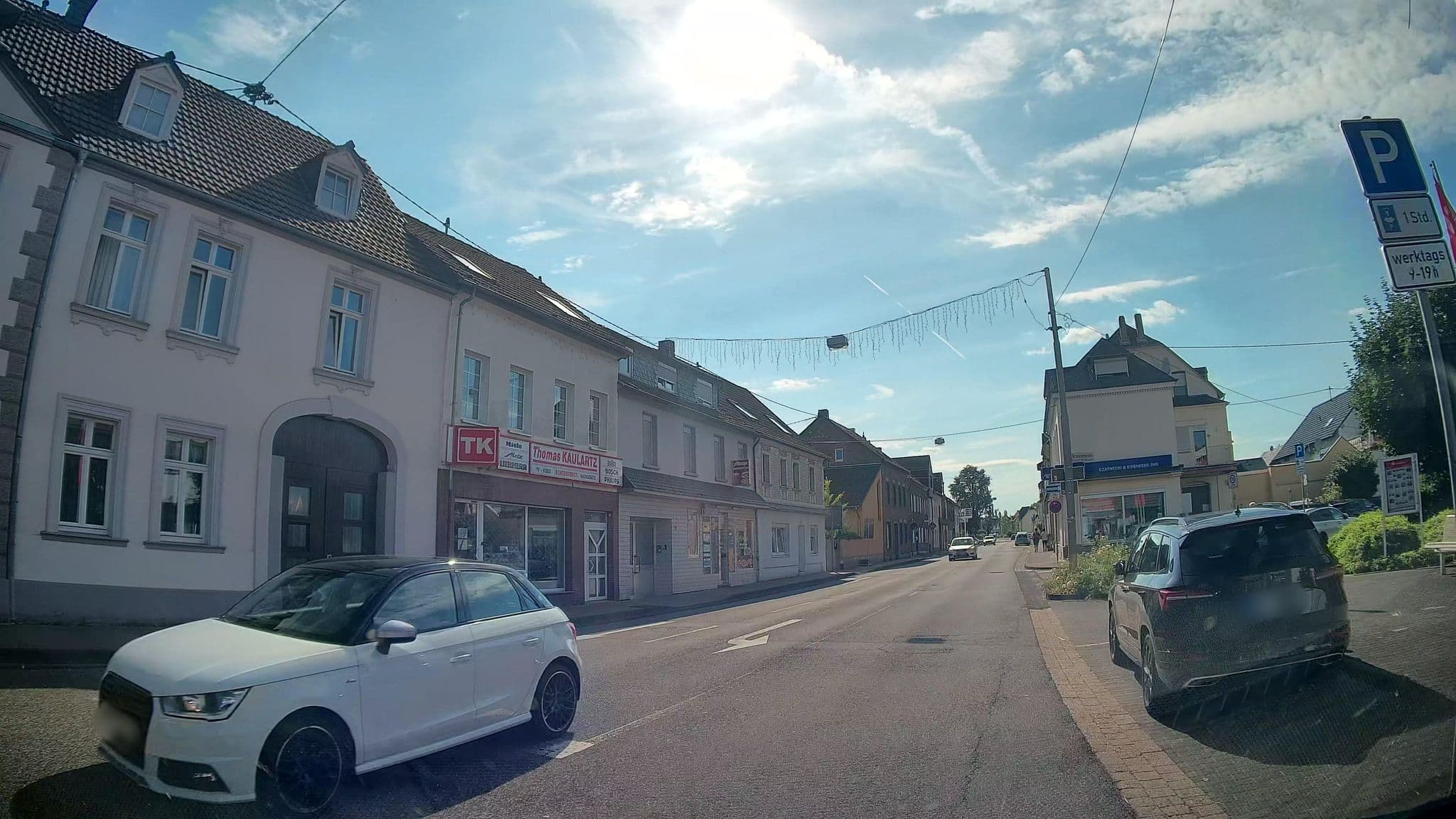 Street view near Zur Römerbrücke, Kaltenengers — © kalcaaro (CC BY-SA · Mapillary)