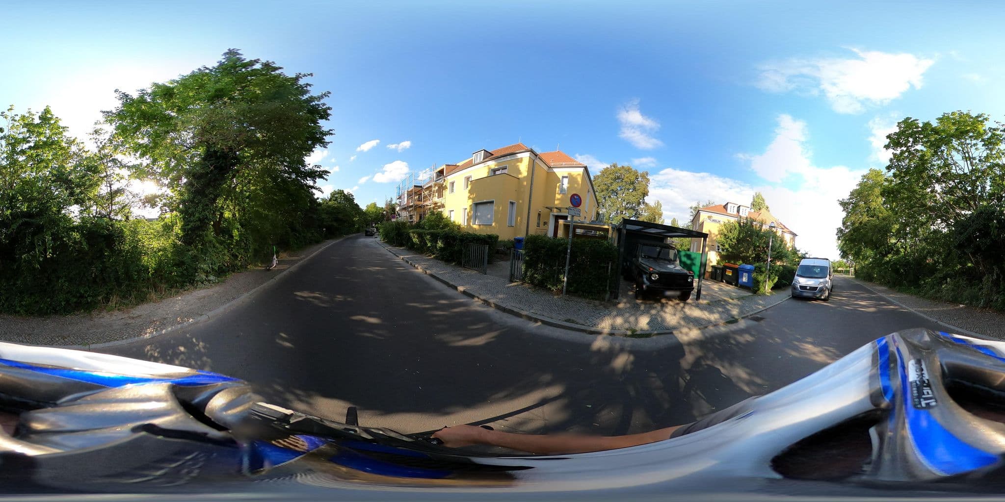 Street view near Appartements Eisemann, Tempelhof — © eserte (CC BY-SA · Mapillary)