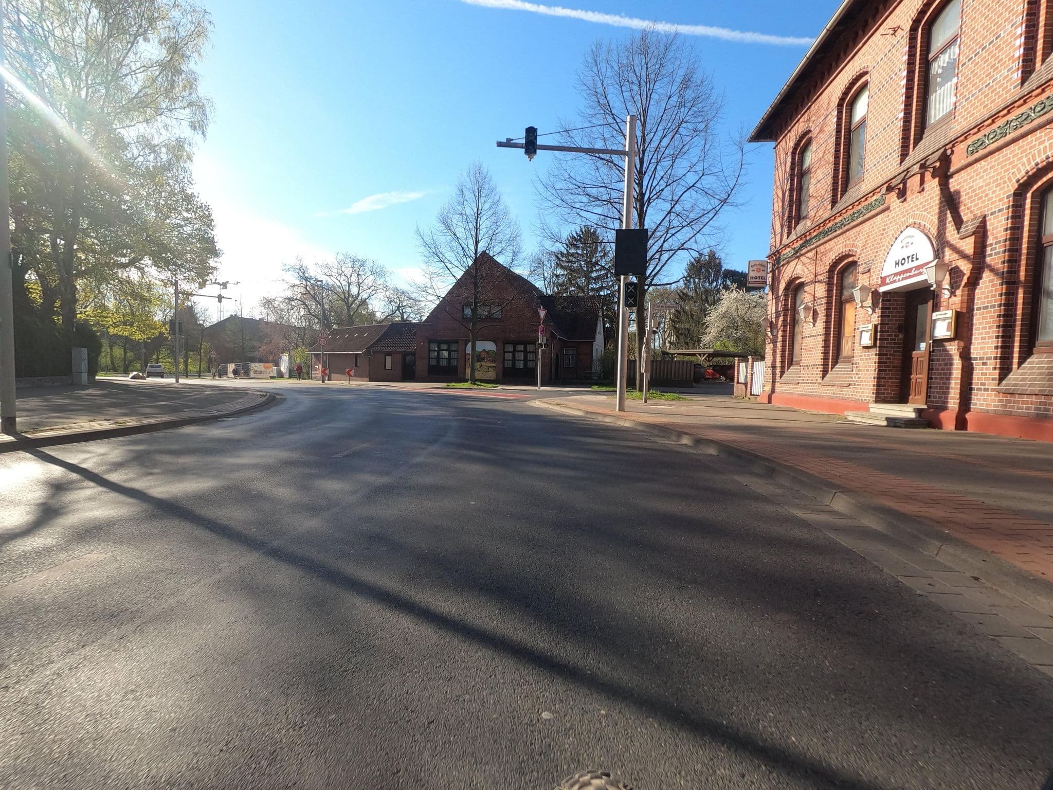 Street view near Hotel Klappenburg garni, Stöcken — © Langfahrer (CC BY-SA · Mapillary)