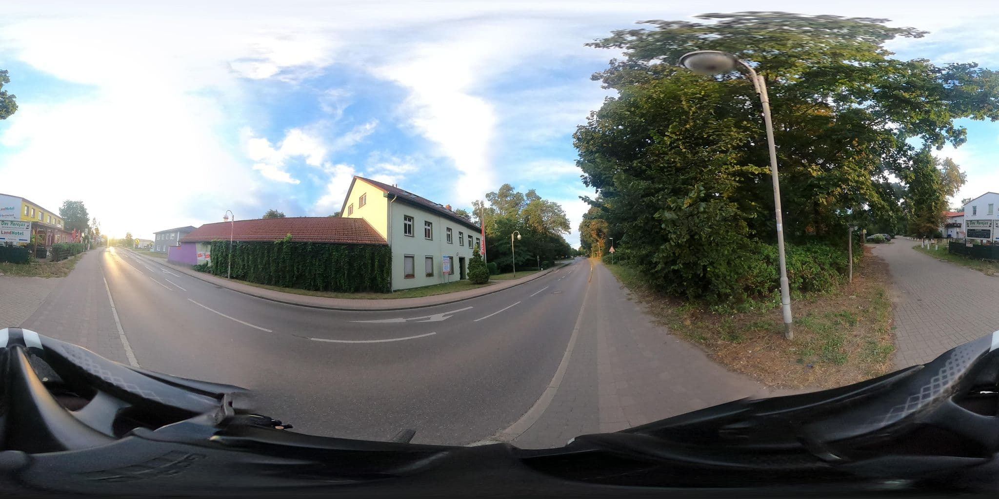 Street view near LandHotel, Altlandsberg — © stefanhrt (CC BY-SA · Mapillary)