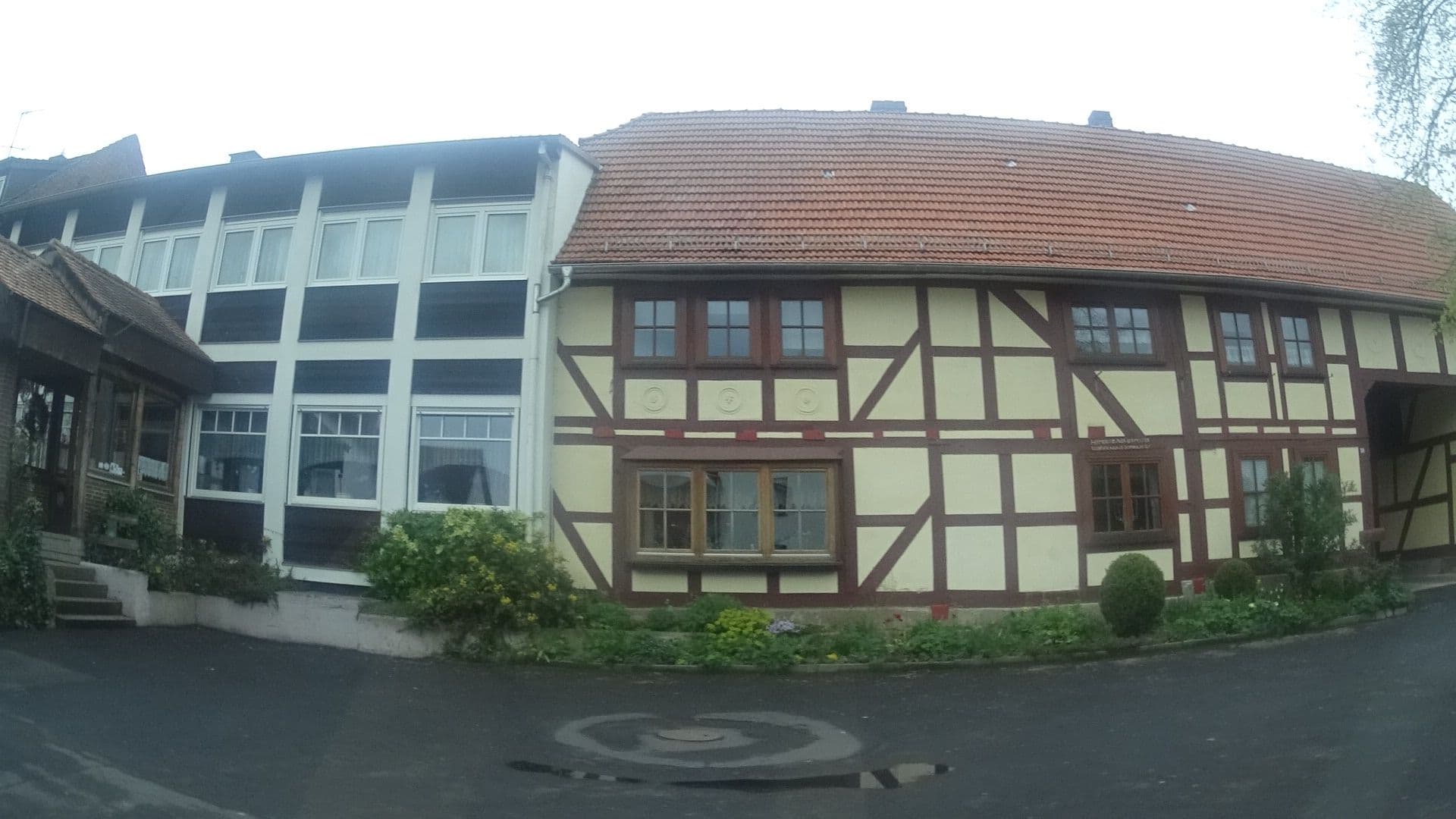 Street view near Gasthof Heinrich Herzog, Bad Hersfeld — © ramap (CC BY-SA · Mapillary)